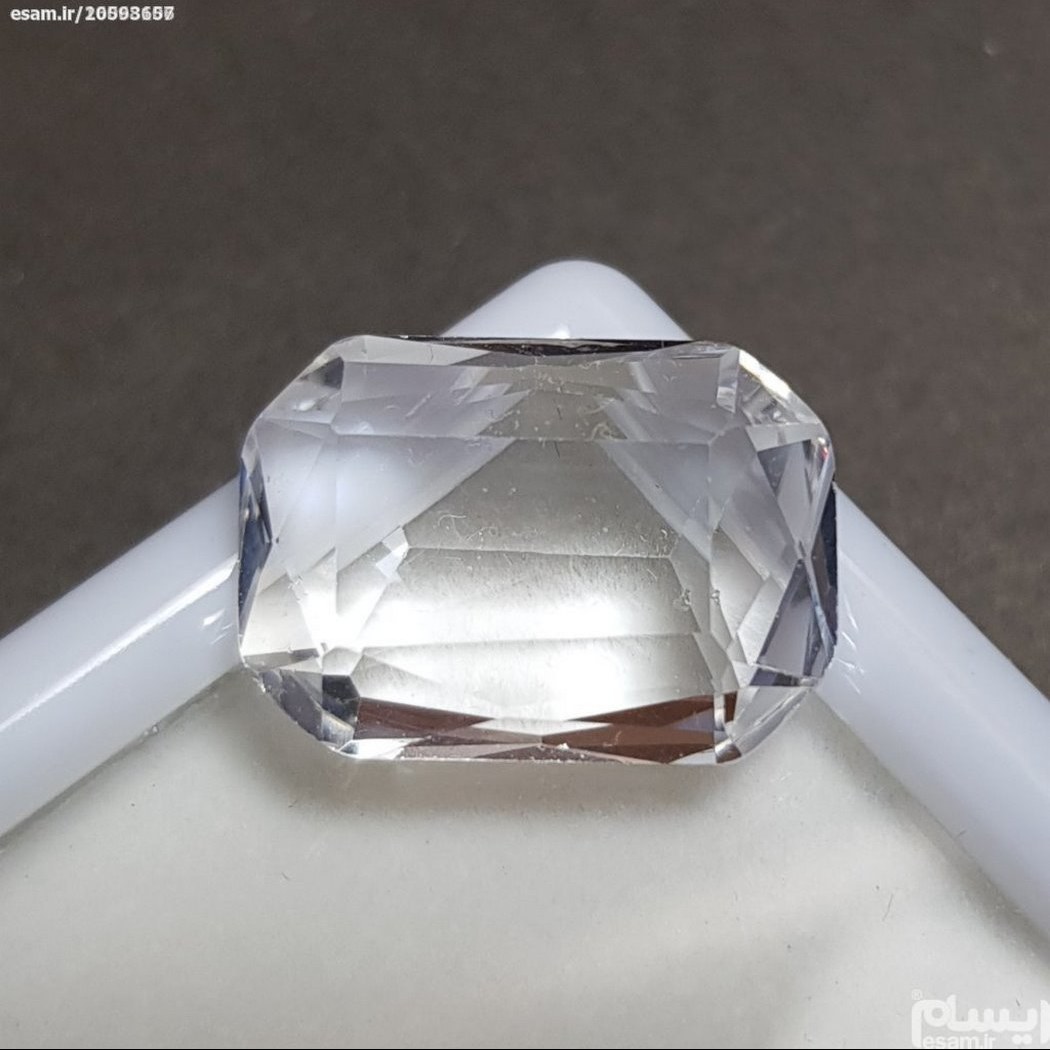 نگین معدنی حدود11قیراطی کوارتز تراش برلیان باگتی