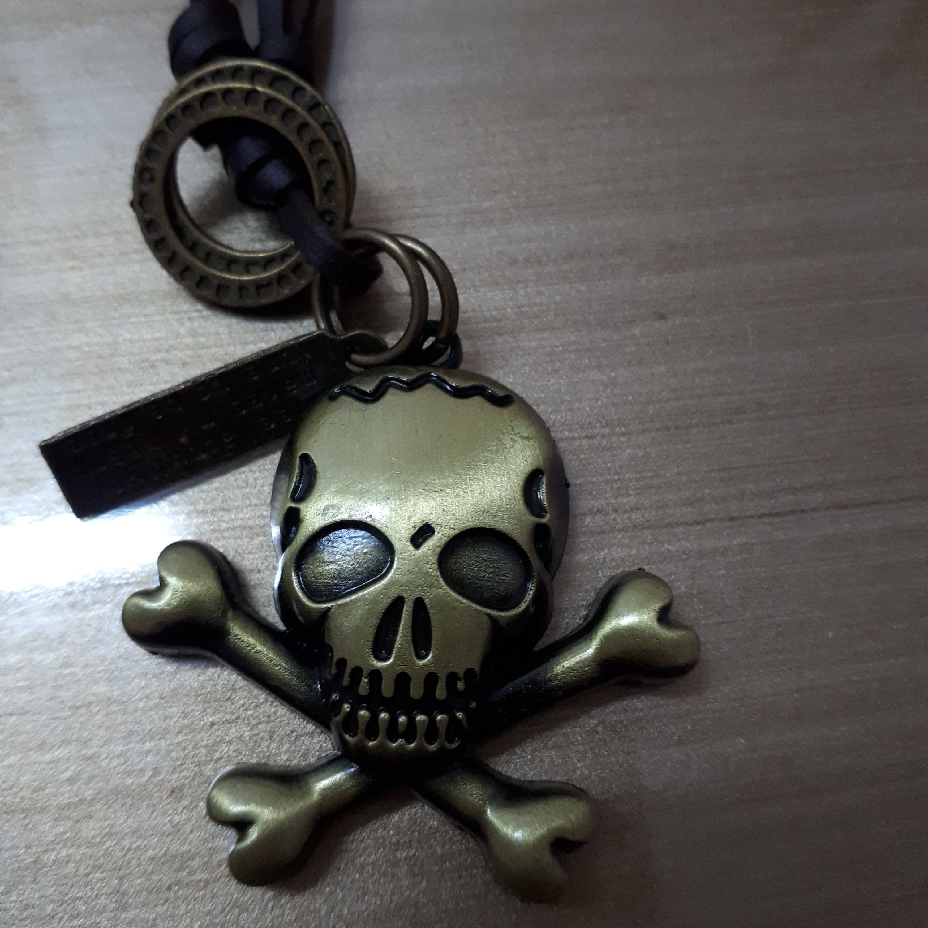 آویز تزیینی بند چرمی طرح های مختلف ، ابعاد 30 سانت ،بعنوان گردنبند هم هست