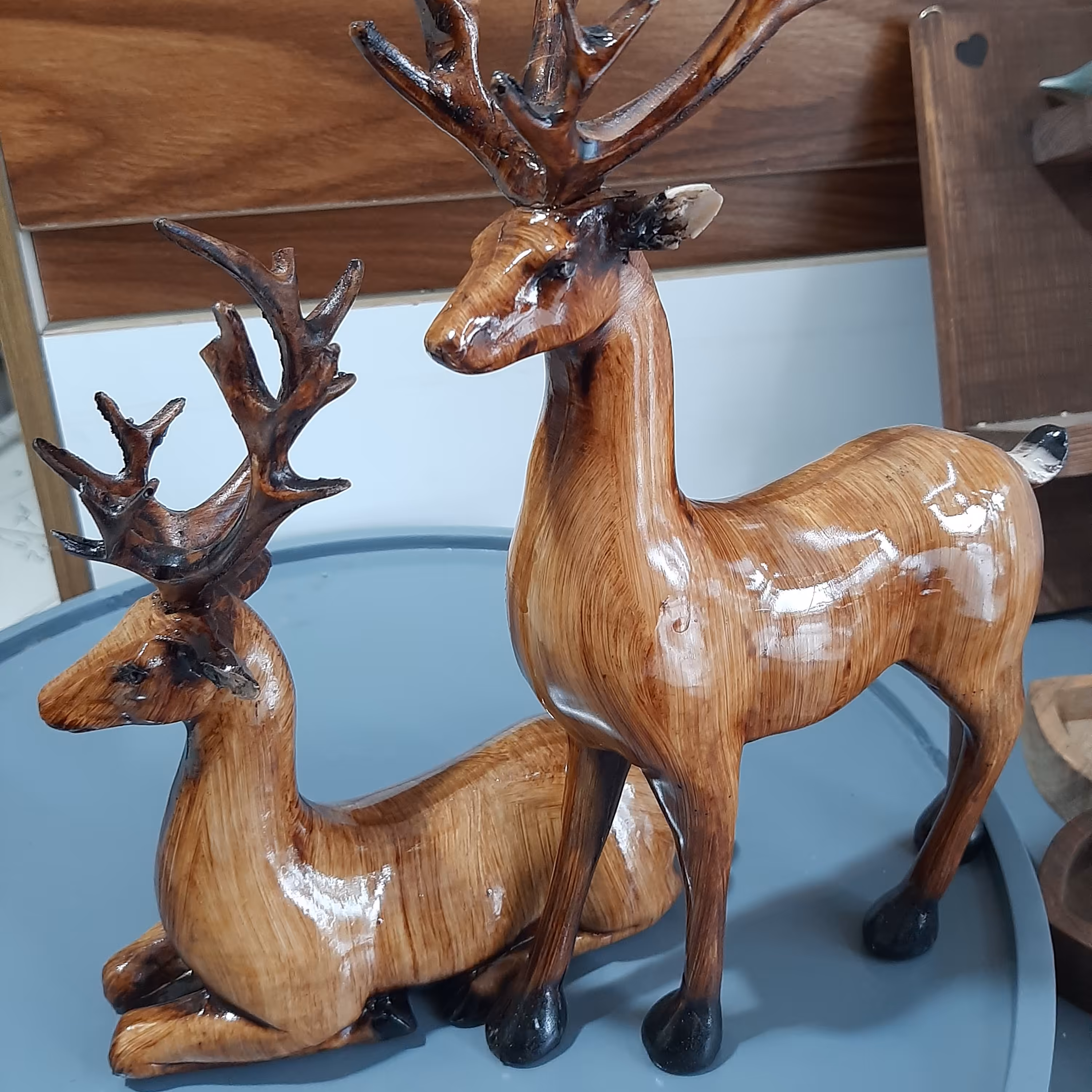 مجسمه گوزن شاخ دار نرو ماده مجموعه دوعددی دررنگ قهوه ای 