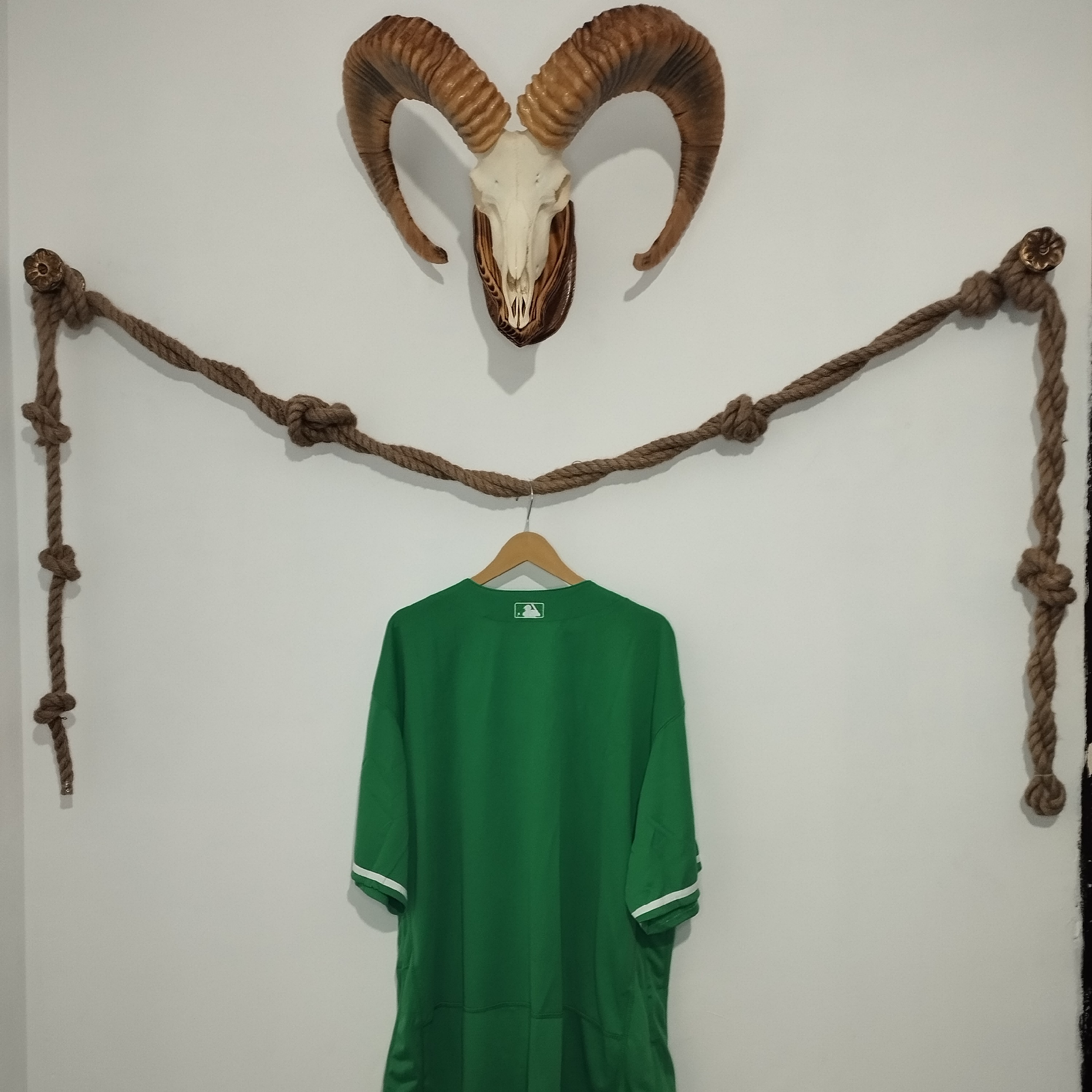 تی شرت بیسبالی اورجینال جرزی دکمه دار سبز خوش رنگ با لوگو سلتیک گلدوزی شده دخترانه و پسرانه 