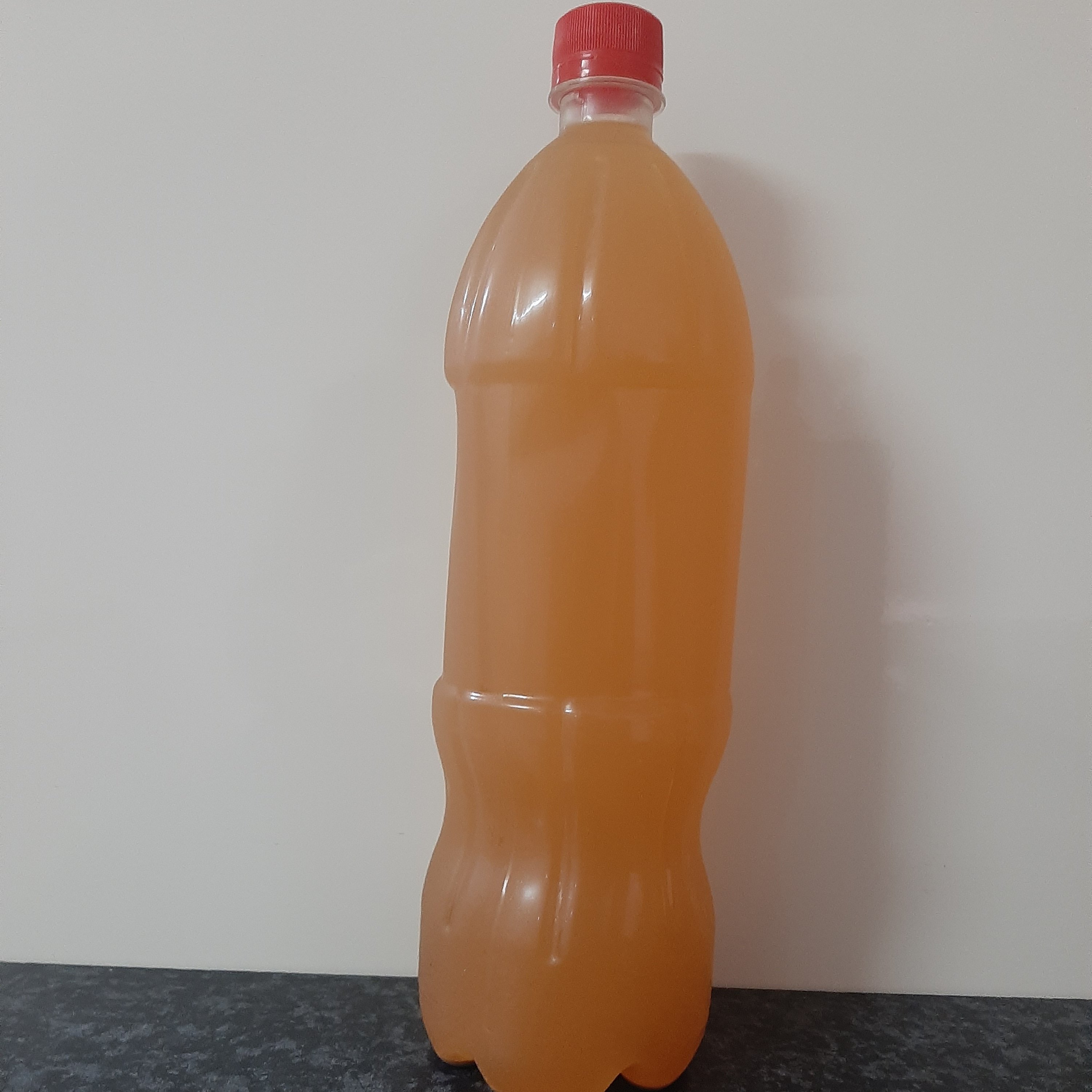 سرکه سیب؛ کاملا ارگانیک، خوش طعم و خوش عطر؛ بدون هیچ گونه مواد افزدونی