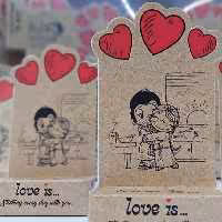 شکلات دراژه اسمارتیز طرح لاو ایز love is