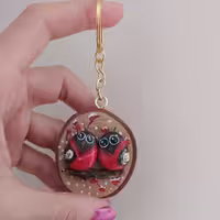 جاسوئیچی پرنده ی سینه سرخ