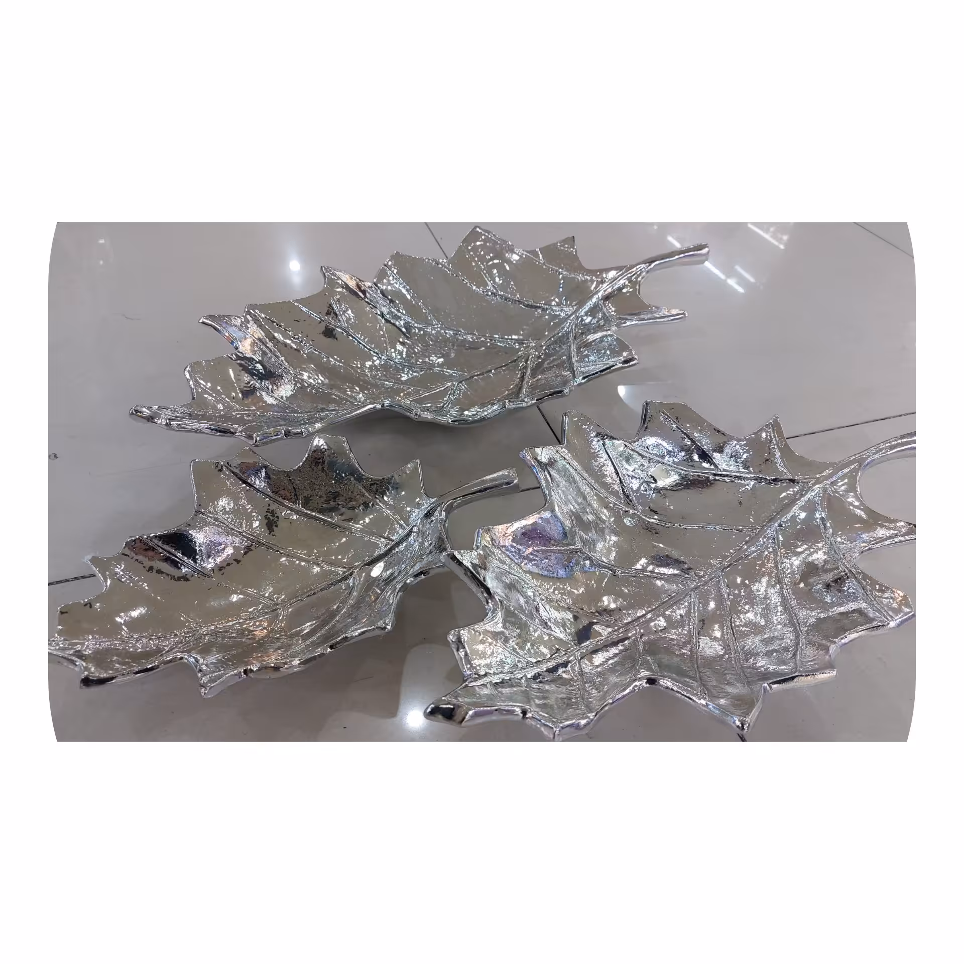 ظروف پذیرایی طرح برگ چنار 3سایز آبکاری طلایی و نقره آلومینیوم 