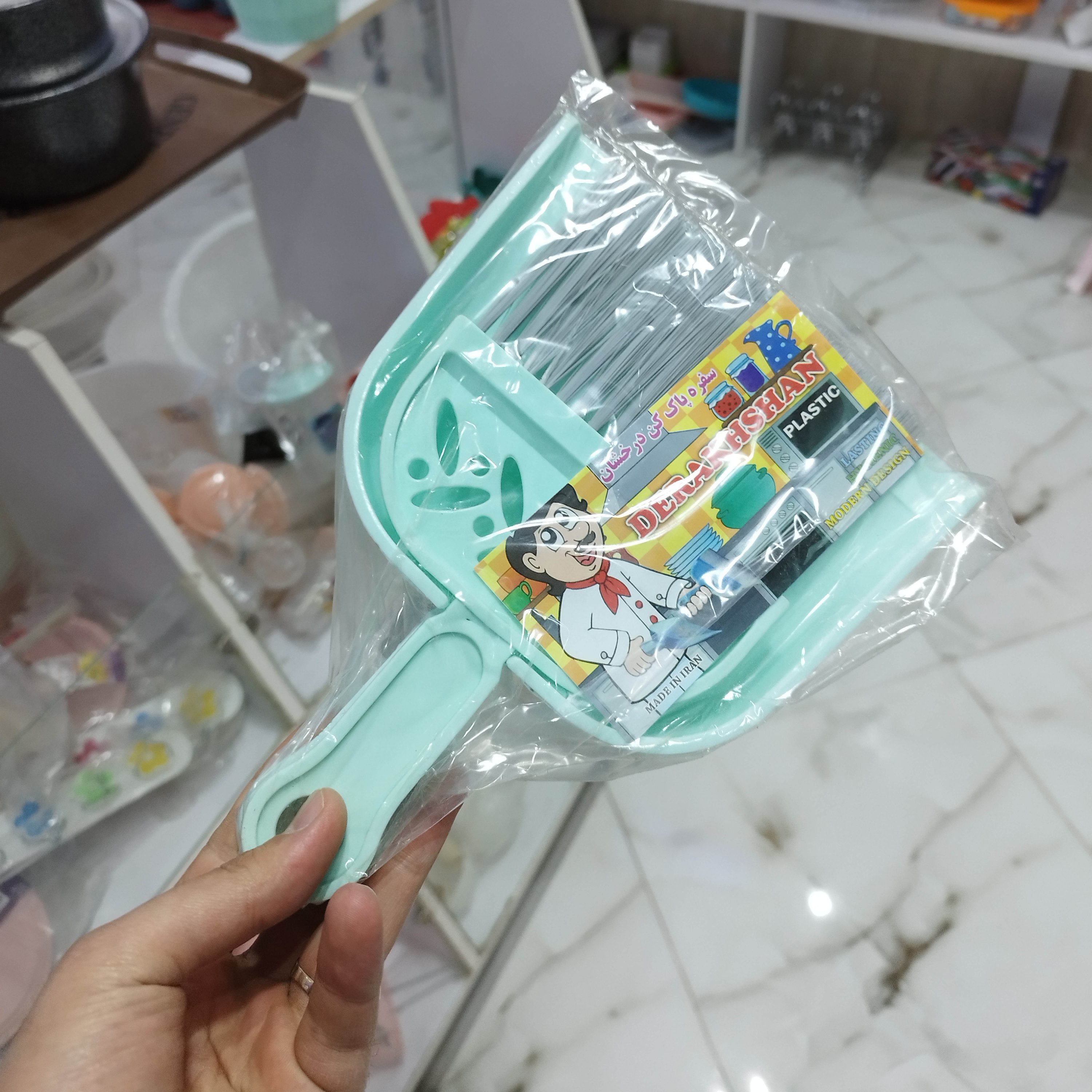 جارو خاک امداز کوچک برای پاک کردن سفره در دو رنگ 