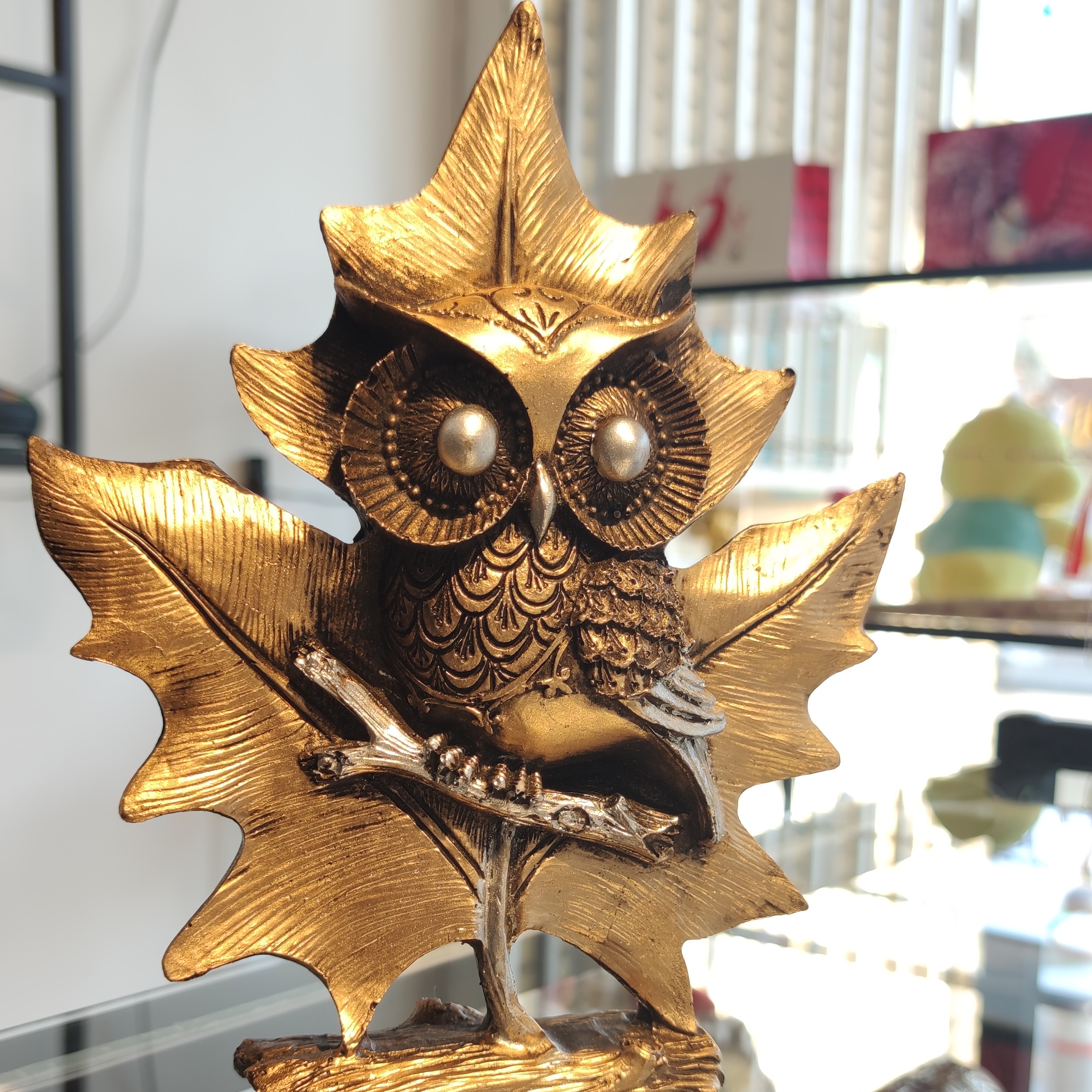 مجسمه جغد طلایی.جنس پلی استر .قابل شستشو.دکوری زیبا