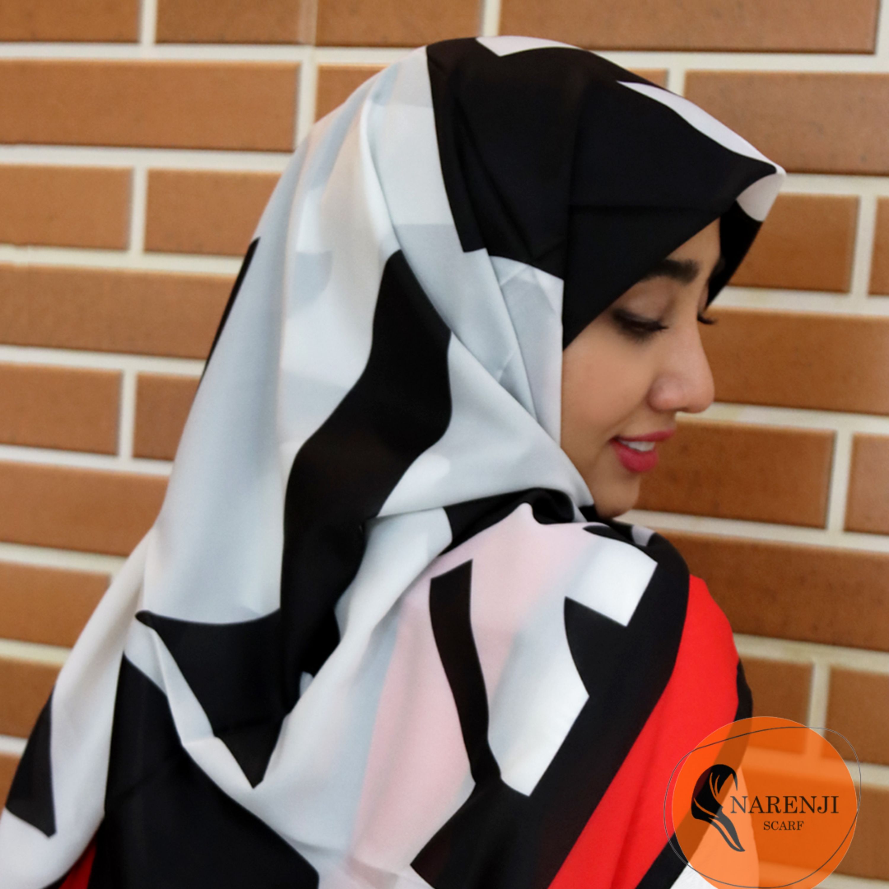 روسری قرمز مشکی