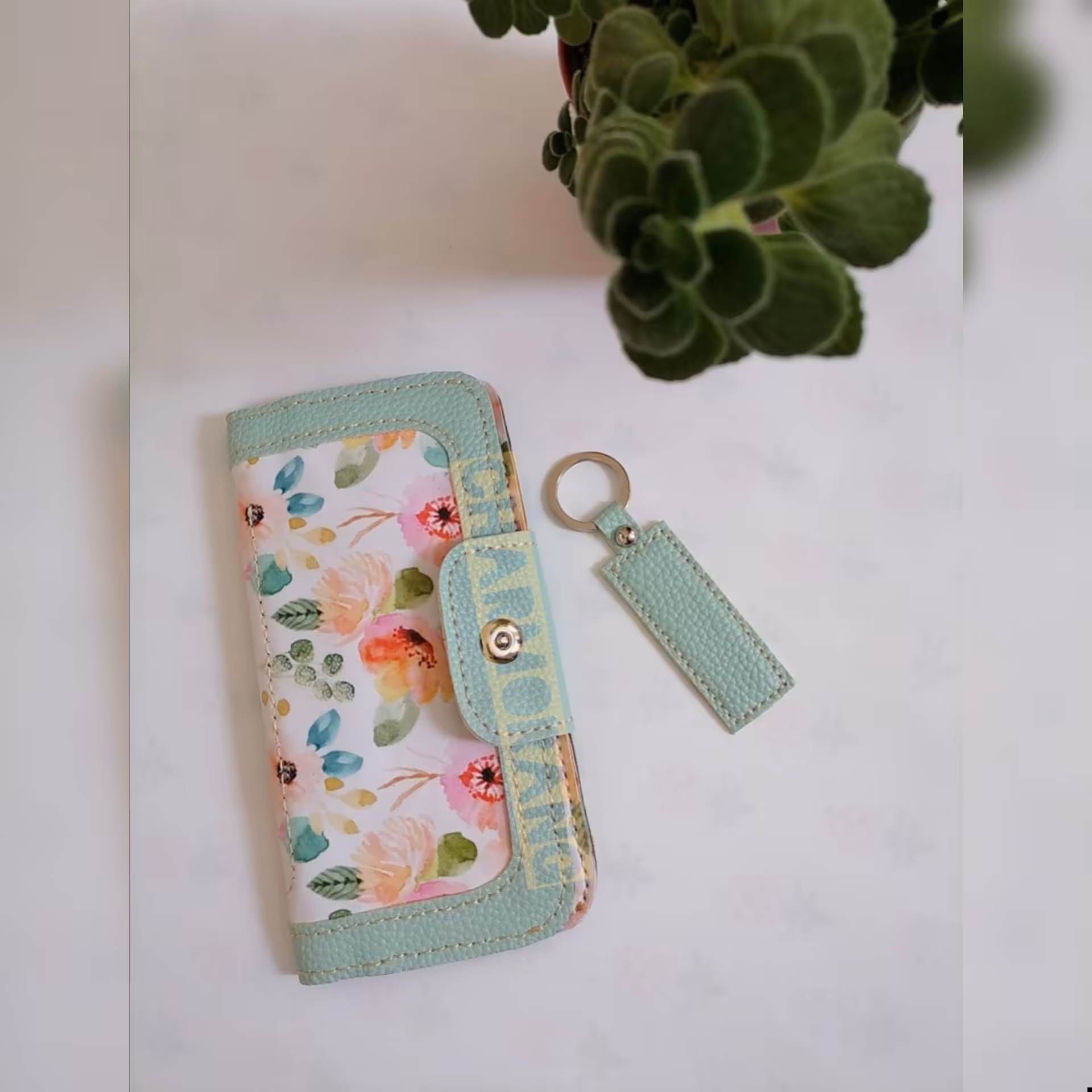 کیف پول  چرم مصنوعی سبز ادامسی دور دوز تیکه دوزی 