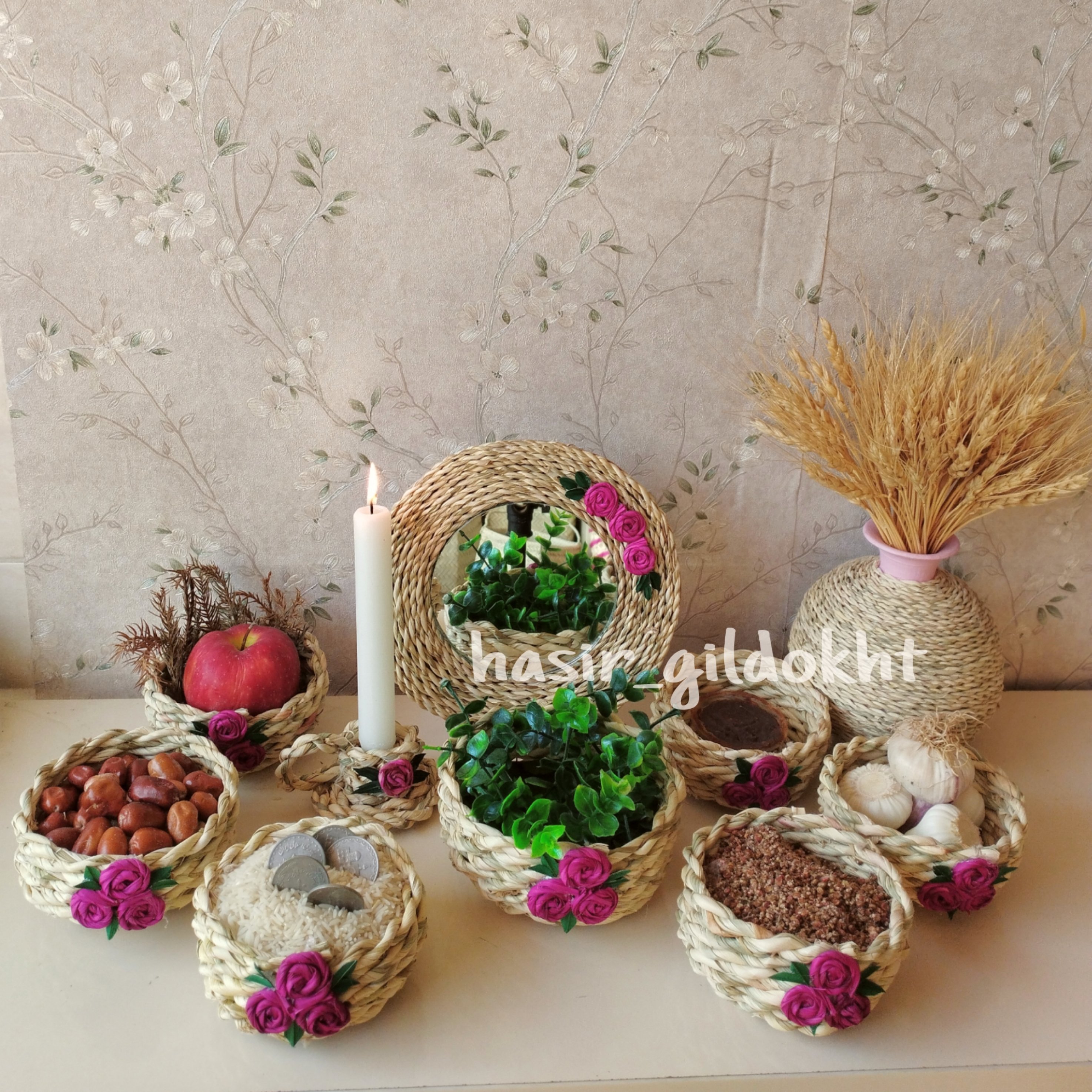 هفت سین حصیری گلدار  آینه شمعدون