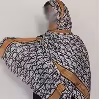 شال مجلسی لارنس
در4طرح جذاب
دریک سایز
وزن 150
اندازه حدودا75در200
برای بانوان خاص پسند
پارچه شال کارشده با لمه