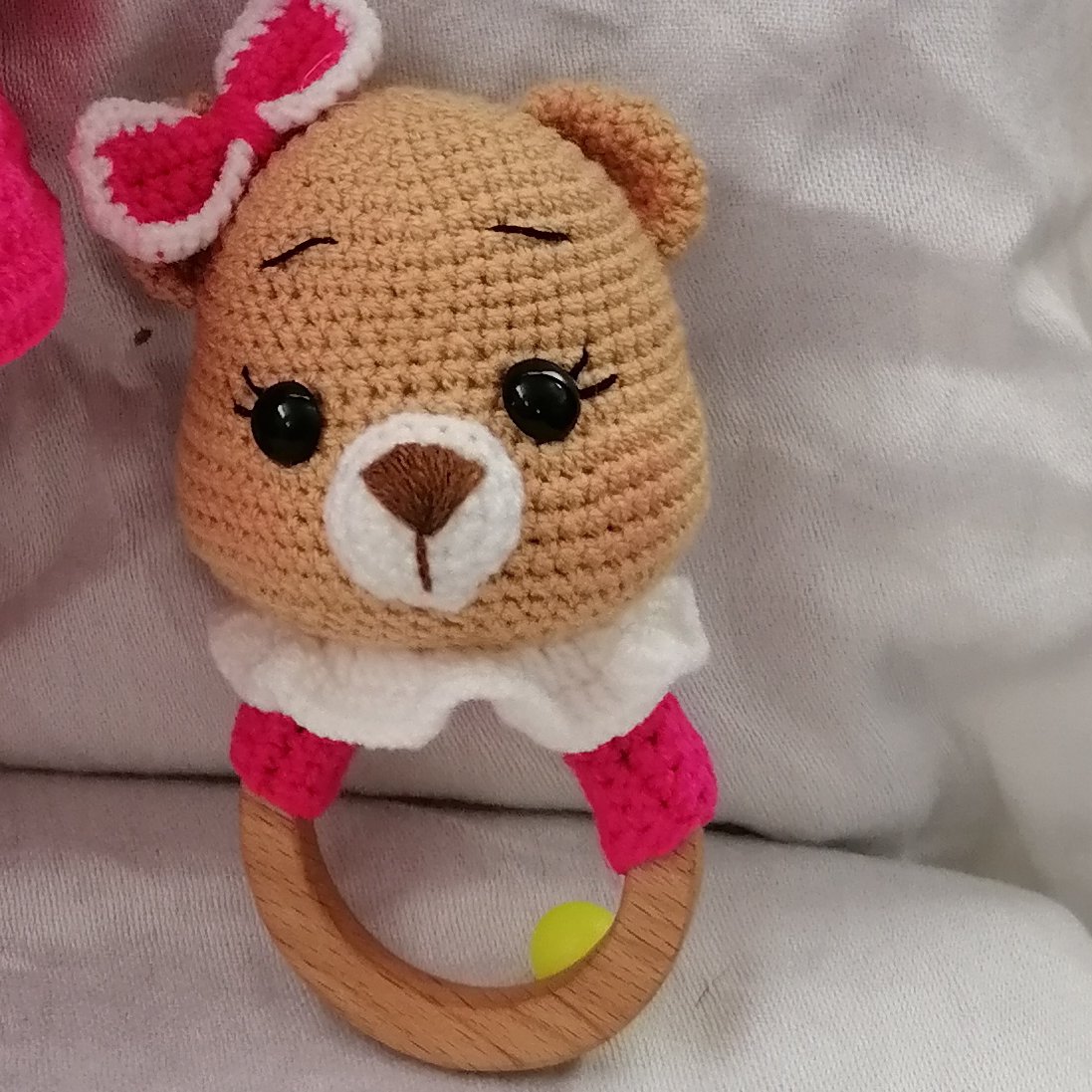 جغجغه بافتنی خرسی زیبا و مستحکم همراه با چشم دوختنی 