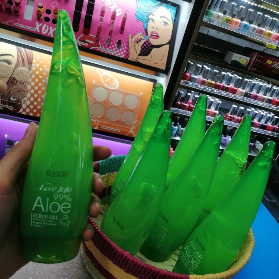 ژل اسکراب آلوئه ورا برای صورت و بدن
مناسب نواحی آفتاب سوخته و تیره بدن