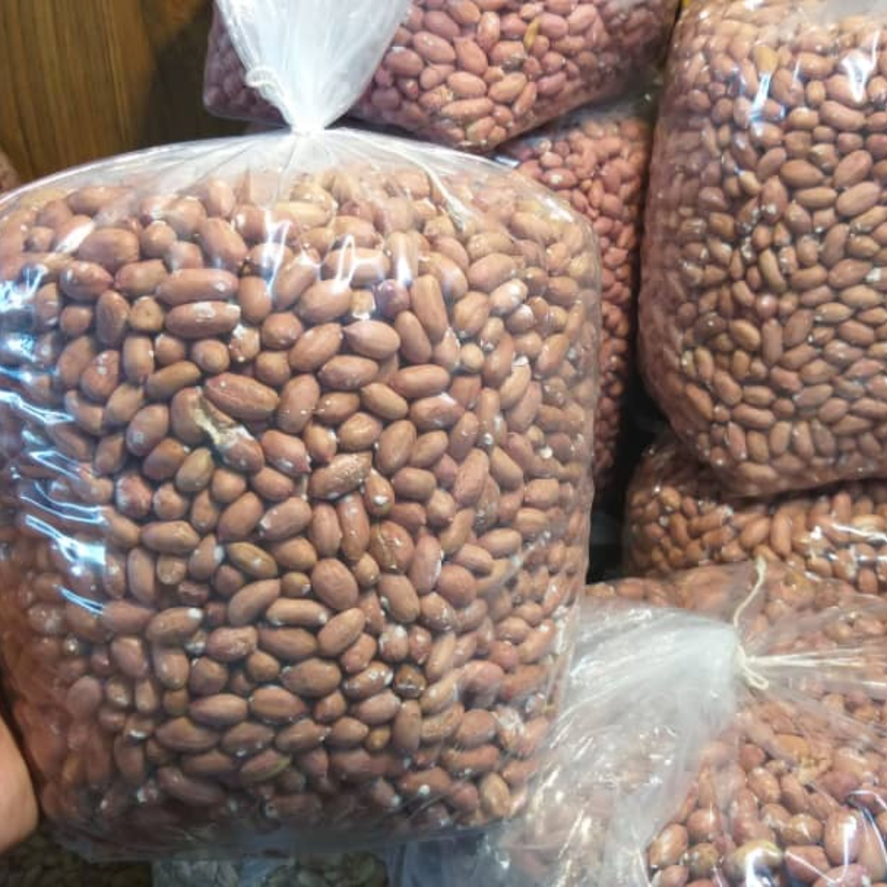 بادام زمینی درشت ارسال رایگان  دو کیلویی امساله  آستانه اشرفیه 