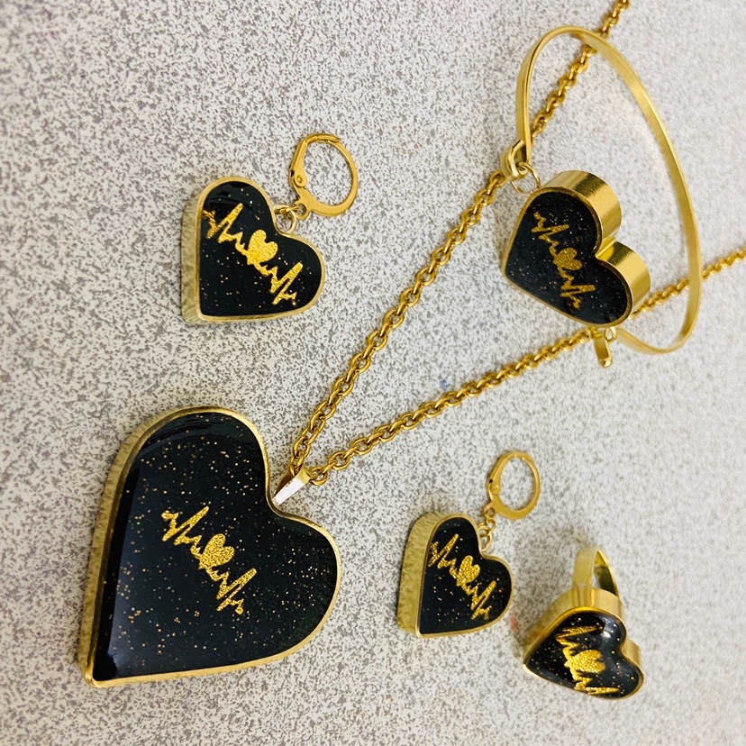 ست گردنبند ، گوشواره ، دستبند ، انگشتر