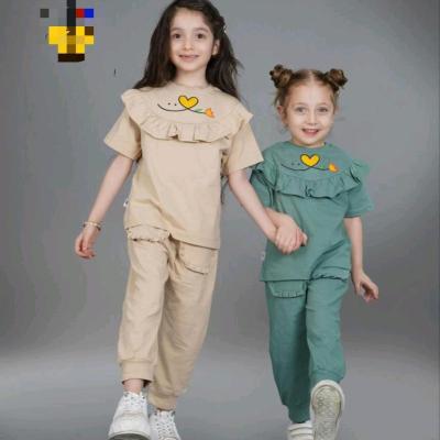 تیشرت و شلوار یقه پرنسسی