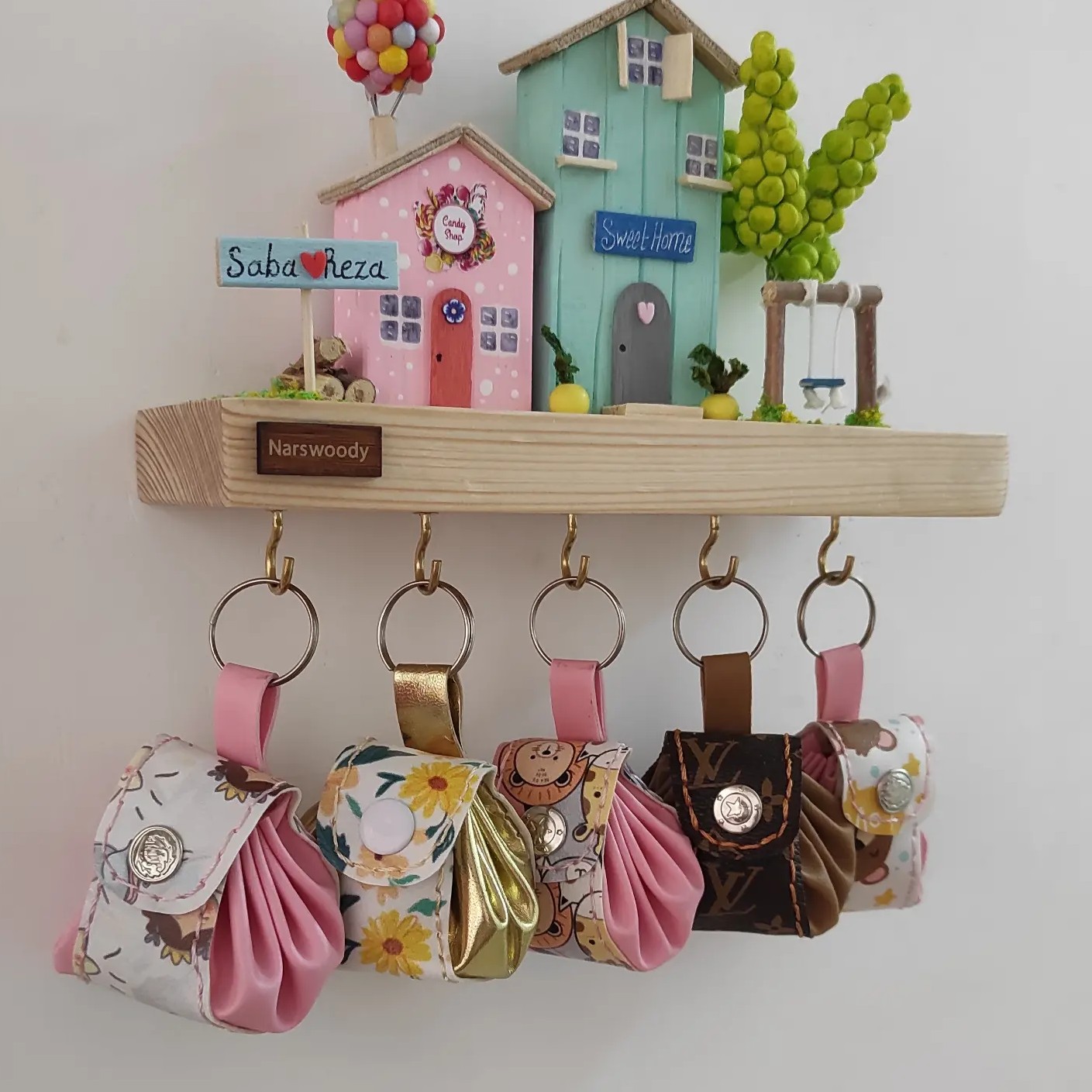 جاکلیدی  طرح کوله پشتی در رنگبندی های مختلف