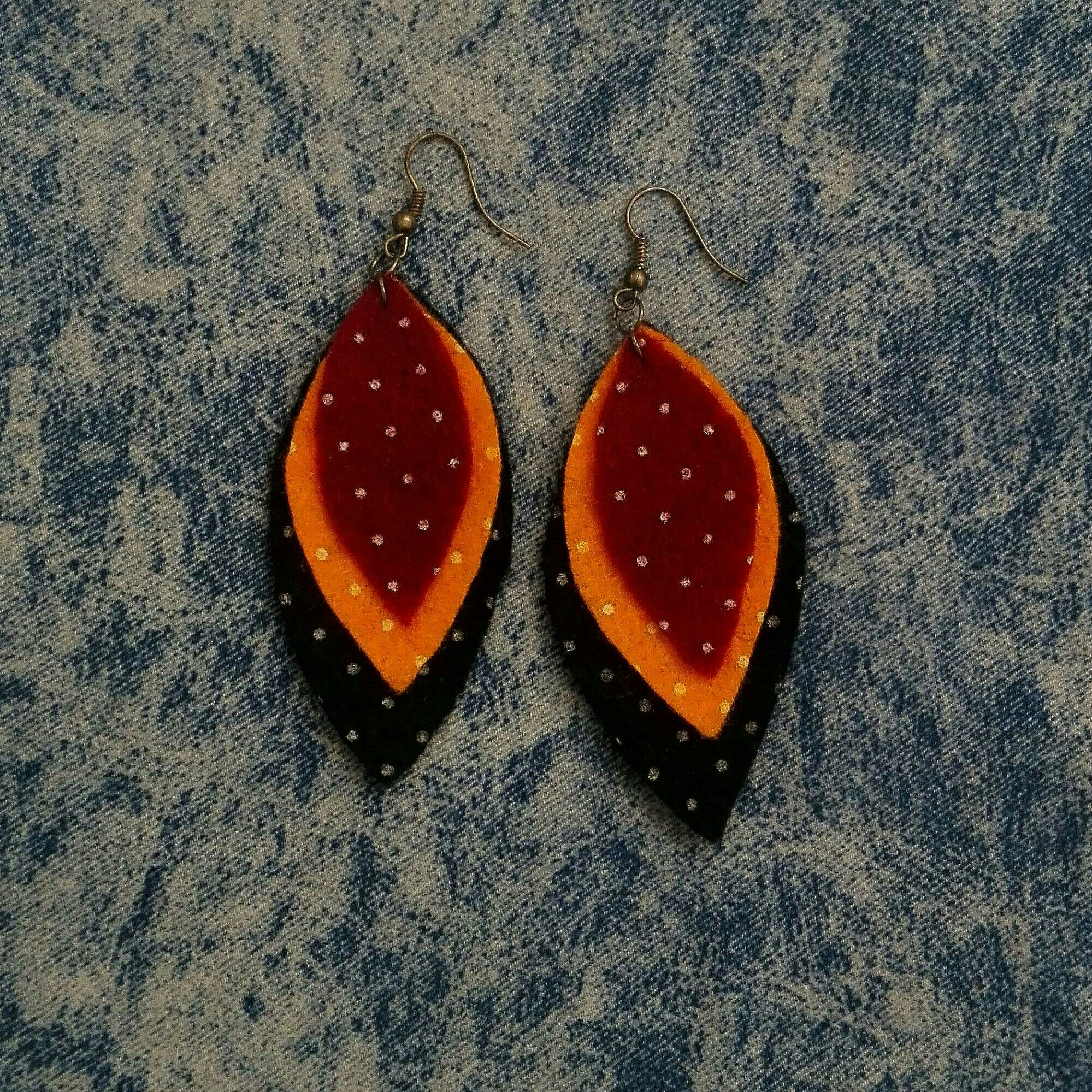 گوشواره طرح برگ سه رنگ