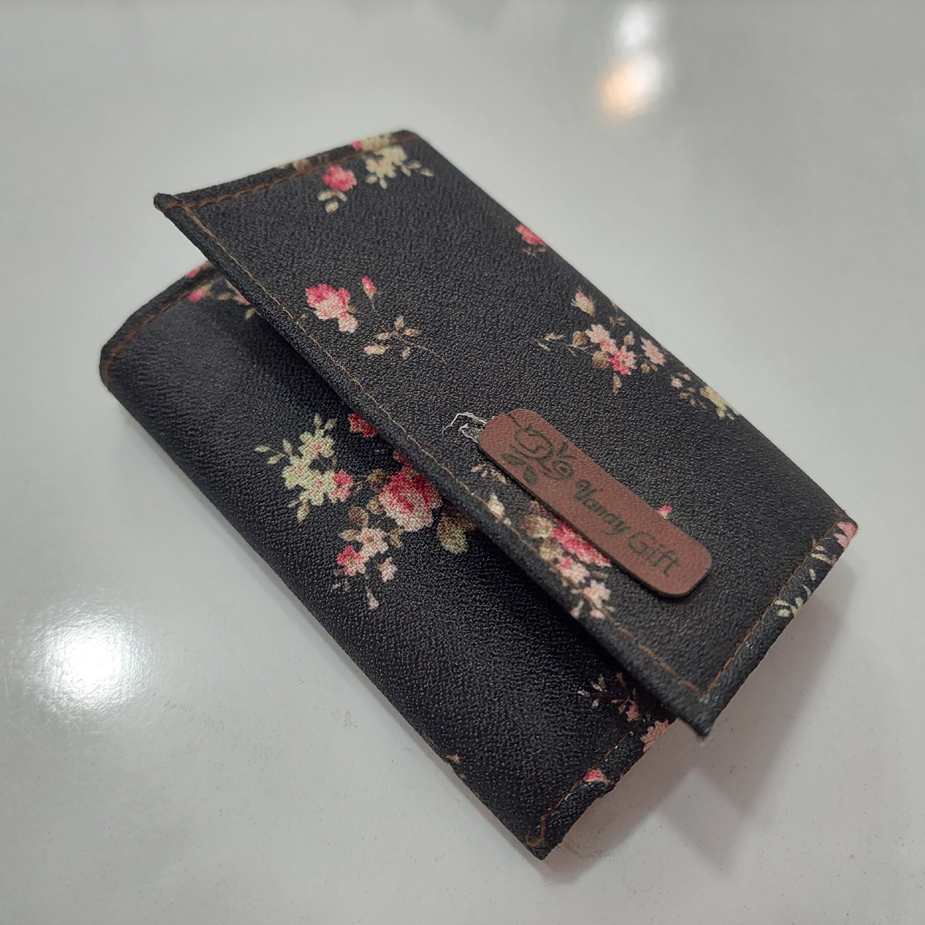 کیف پول و جاکارتی فانتزی، نقلی، جادار، پرکاربرد و کیوت(طرح گلگلی ریز با زمینه ی مشکی)