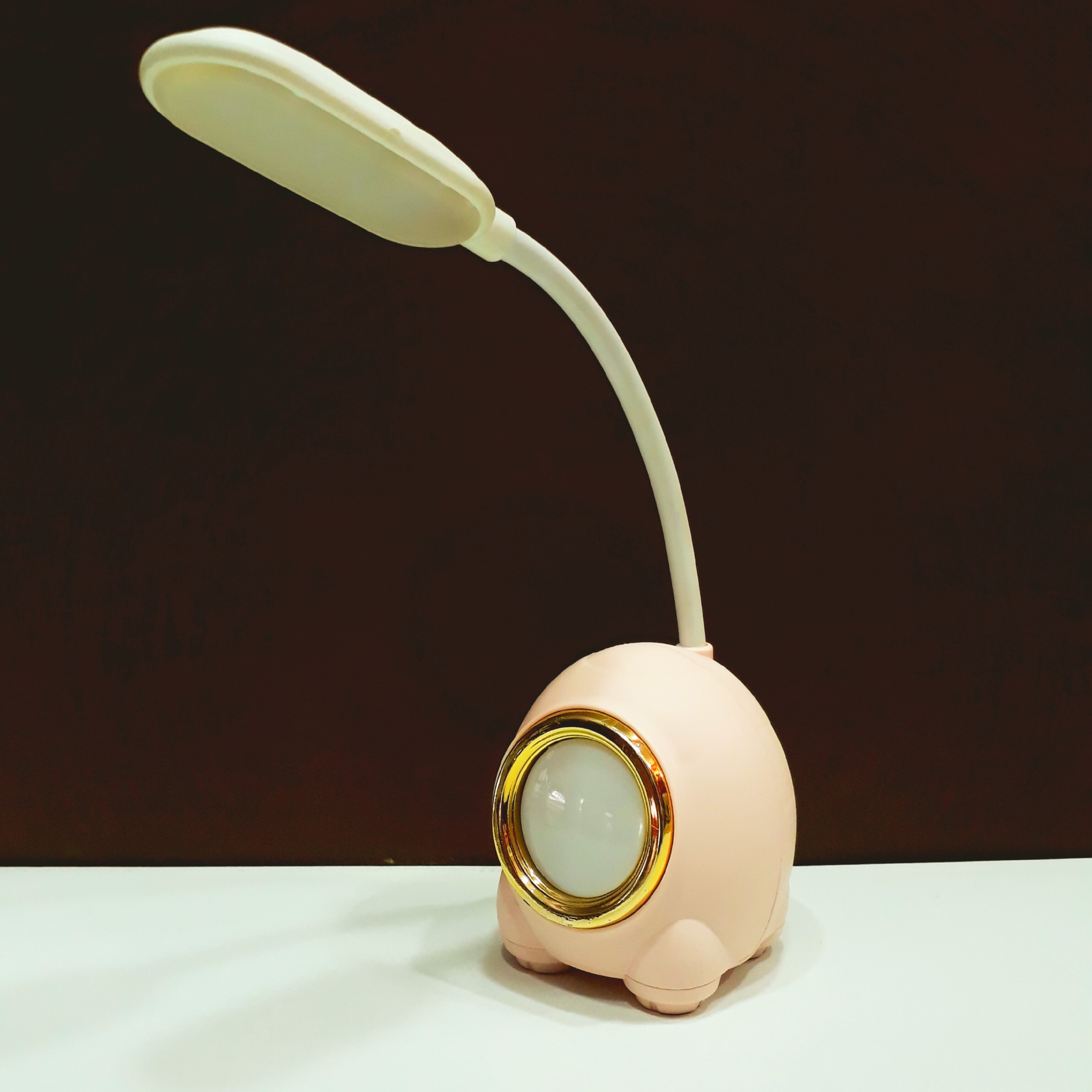 چراغ مطالعه و چراغ خواب 