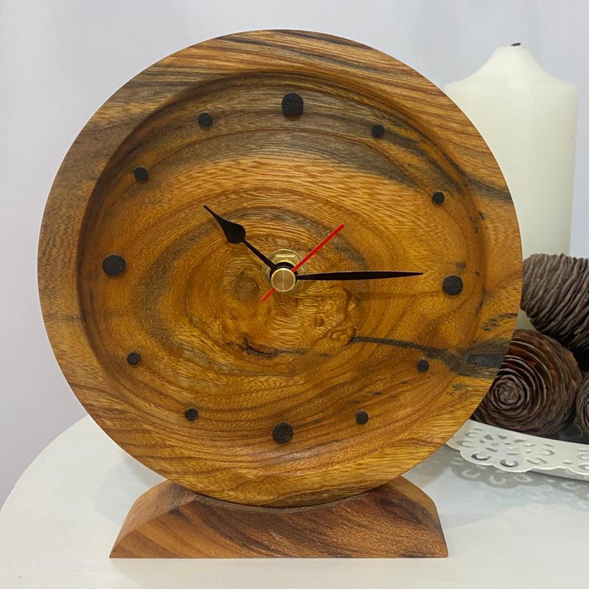 ساعت رومیزی چوب آزاد