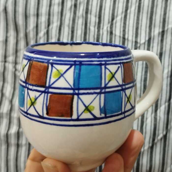 فنجان تپل دست ساز از جنس سرامیک با طرح شطرنجی .زیبا و مقاوم 