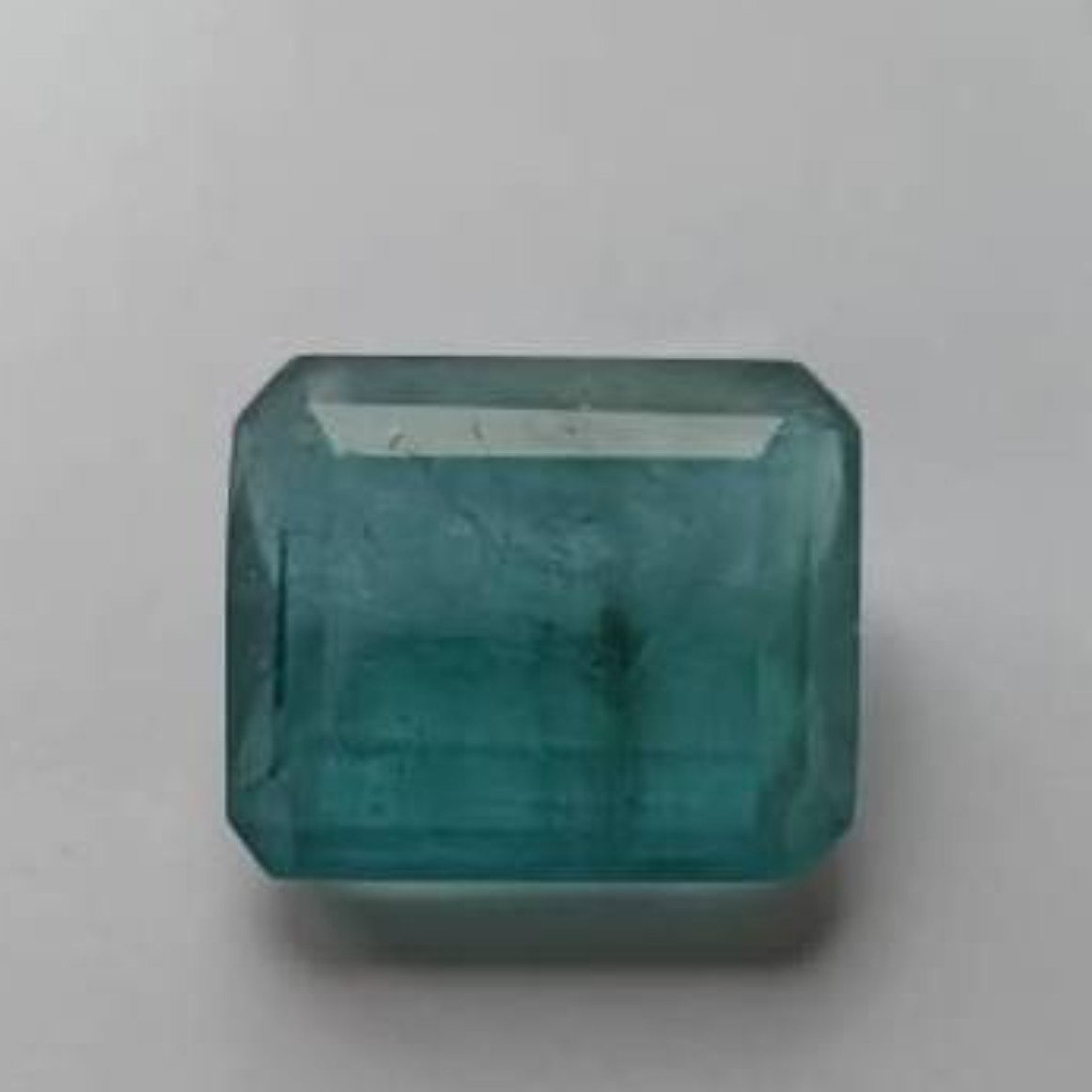 آکوامارین درشت طبیعی کمیاب با شناسنامه معتبر وزن 78 قیراط