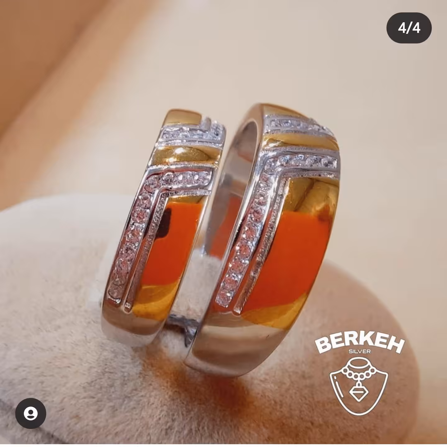 حلقه ست با ابکاری دورنگ کاملا مشابه طلا