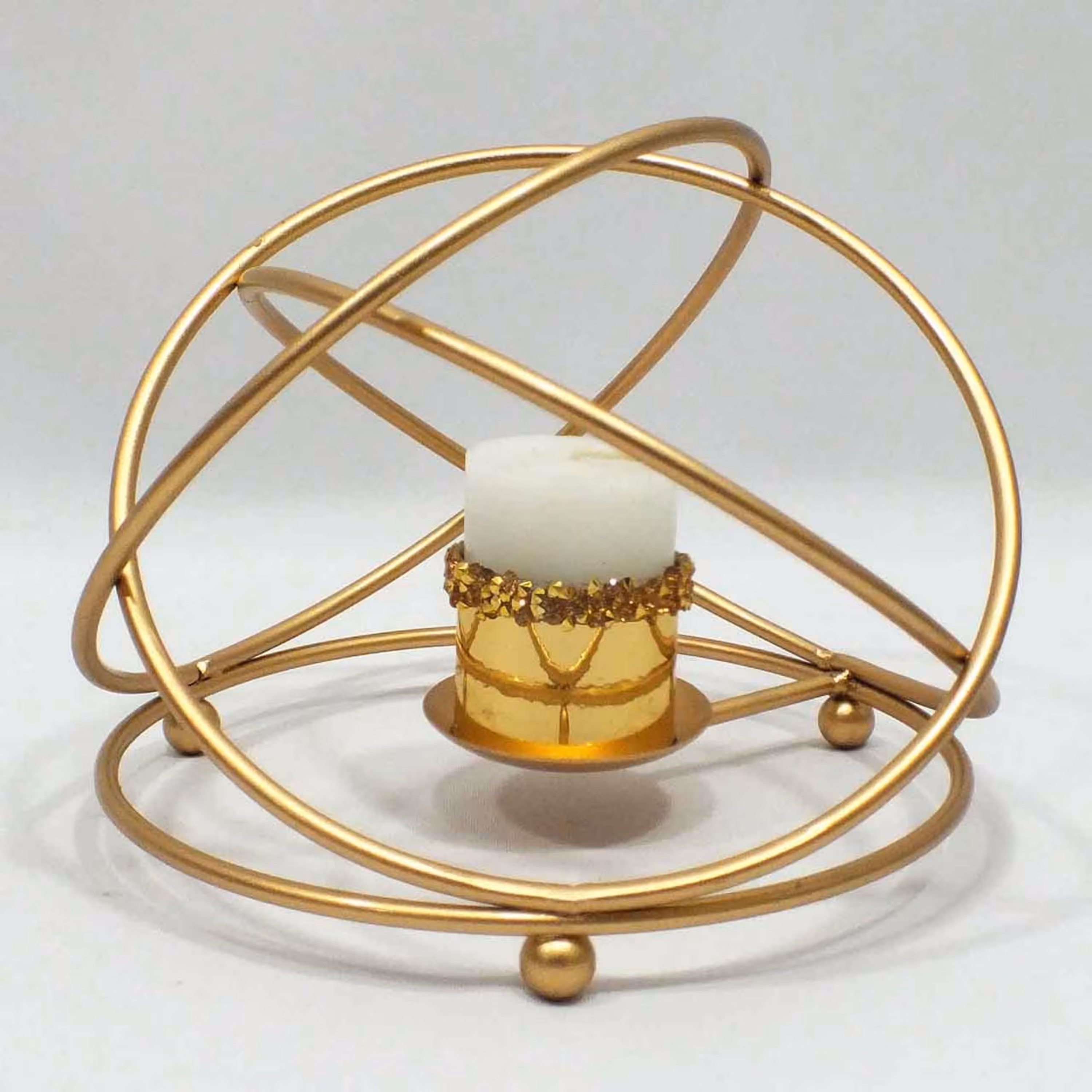 شمعدان و جا شمعی منظومه طلایی مات همراه با شمع طلایی براق - جاشمعی - شمع دان