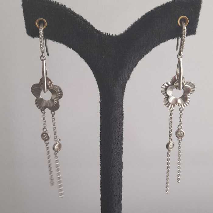 گوشواره نقره. طرح گل 