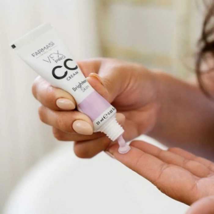 پرایمر و سی سی کرم رنگ بنفش فارماسی 25 میل رفع زردی پوست