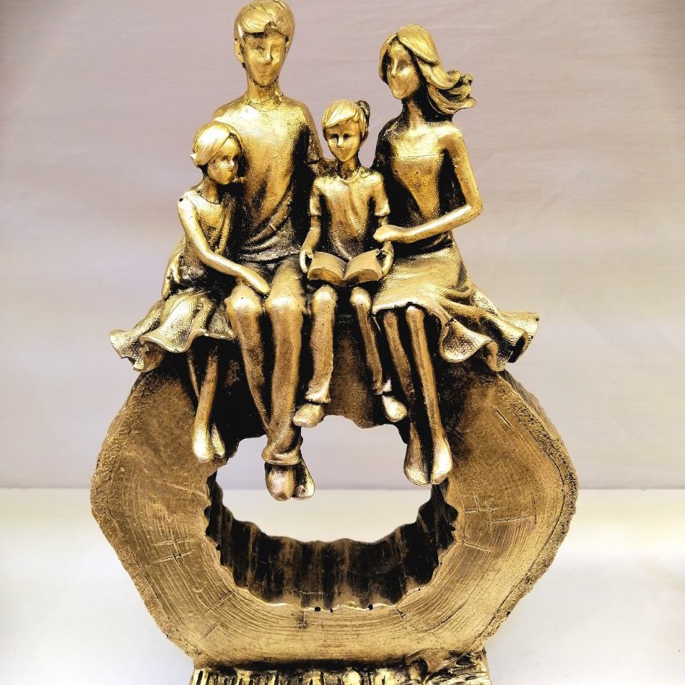 مجسمه پلی استری طرح خانواده