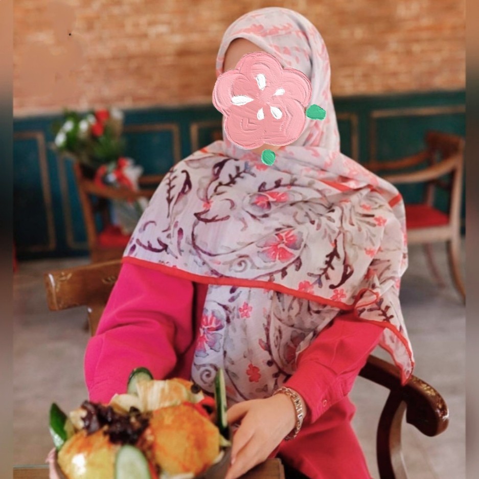 روسری نخی قواره بزرگ140 ایست کارعالی مجلسی رنگ سال مجلسی ملیح و زیبا
