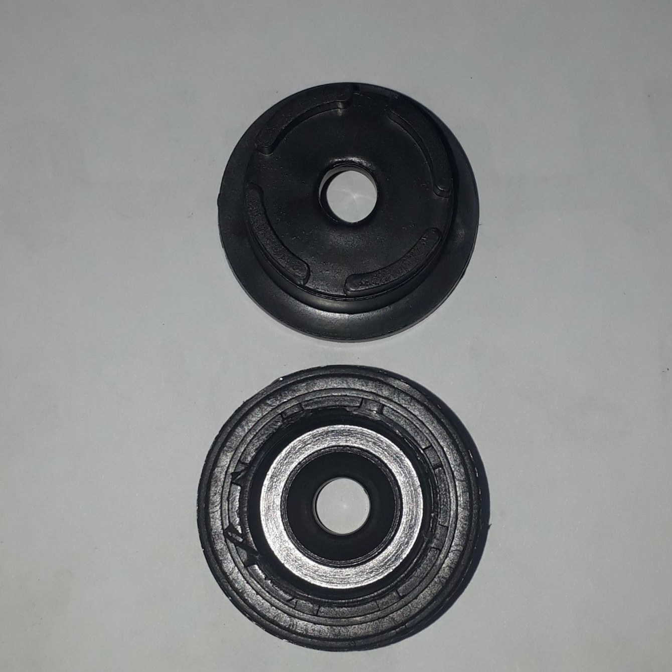 مهره زیر  تلمبه سمپاش 20 لیتری