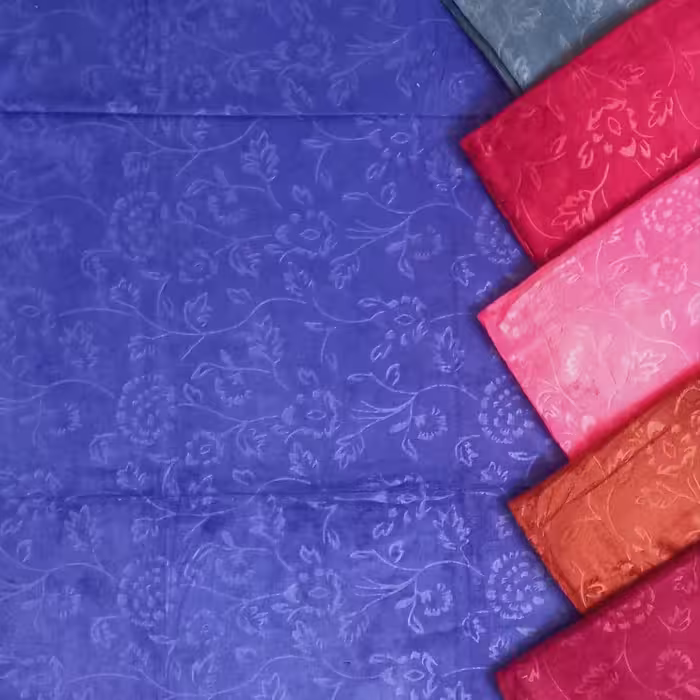 حوله حمام و استخر