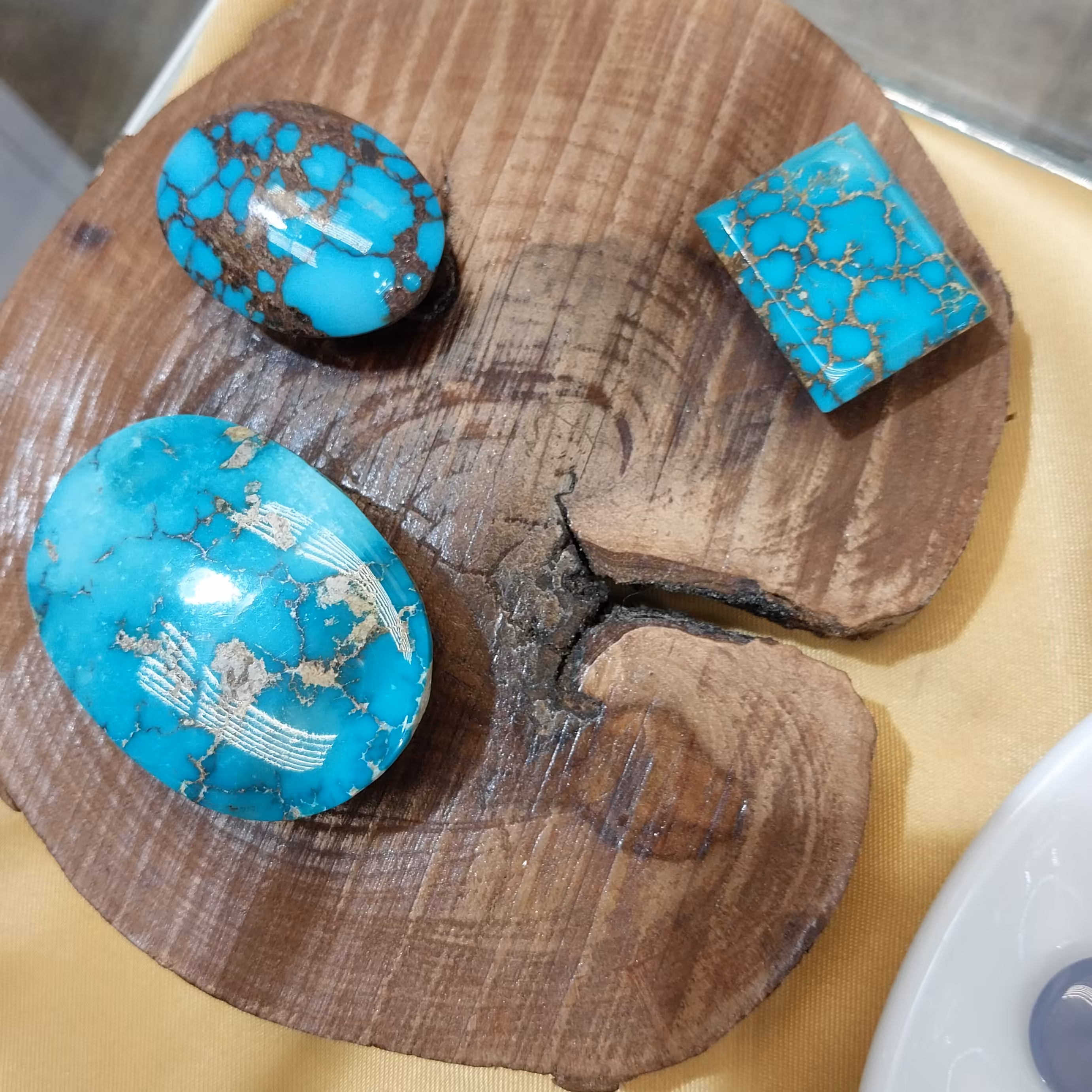 سنگ وانگشترفیروزه نیشابور،کرمان،دامغان،صدورشناسنامه بین المللی،تراش سنگ