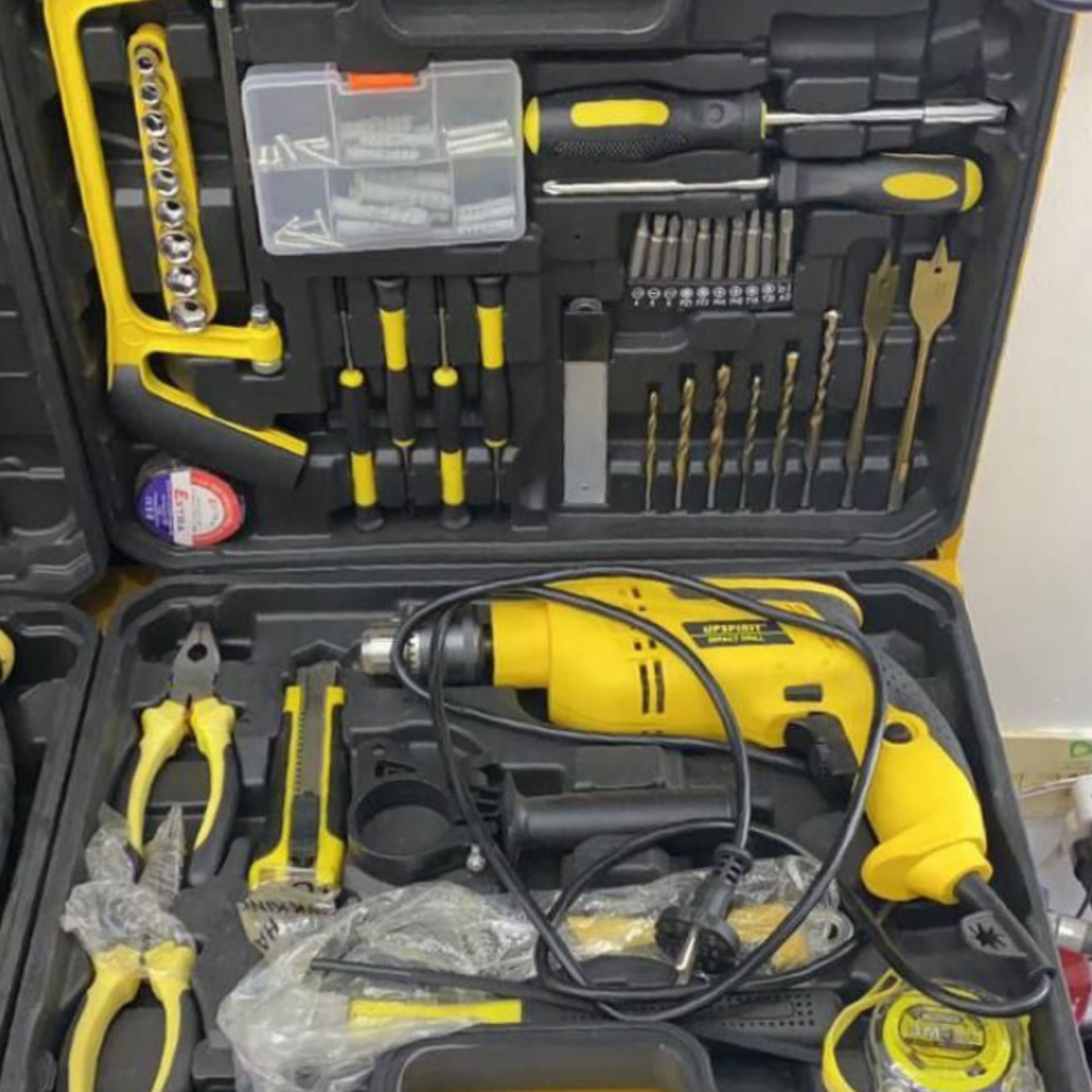 دریل با لوازم