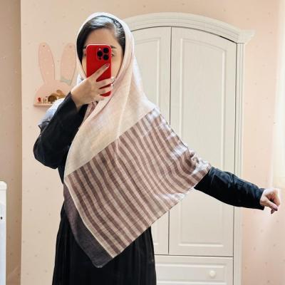 روسری نخی دور دوخت