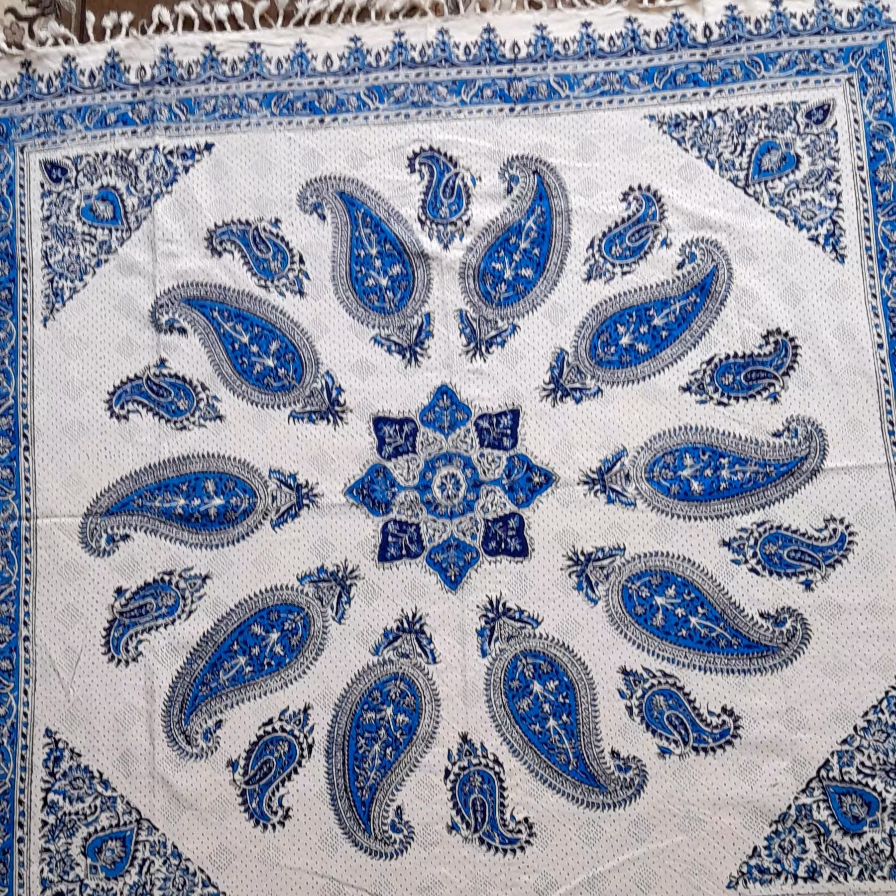 سفره ورومیزی قلمکاری سنتی سایز 120در120 سانت آبی فیروزه