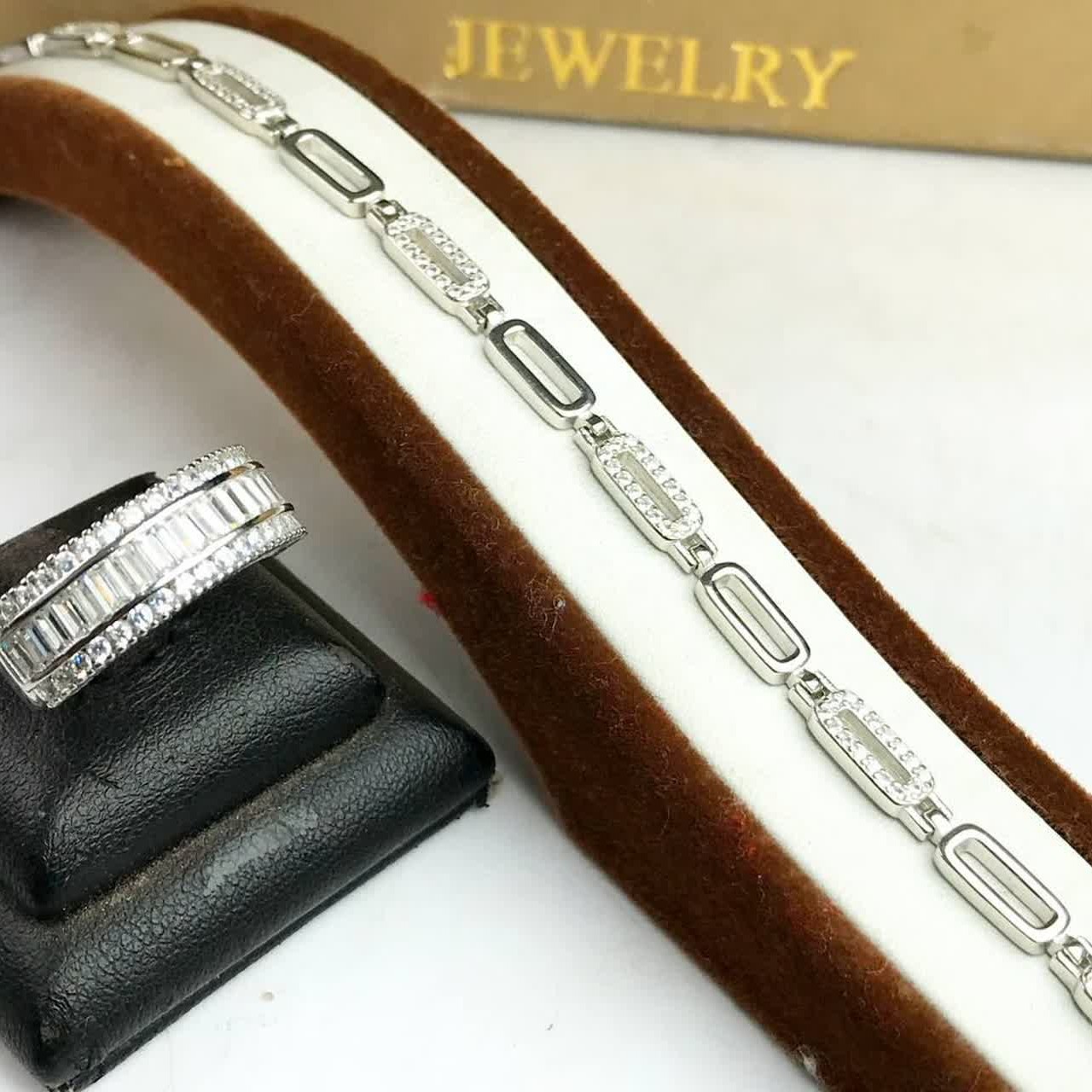 ست دستبند و انگشتر جواهری میکرو 
عیار نقره 925ارسال رایگان 