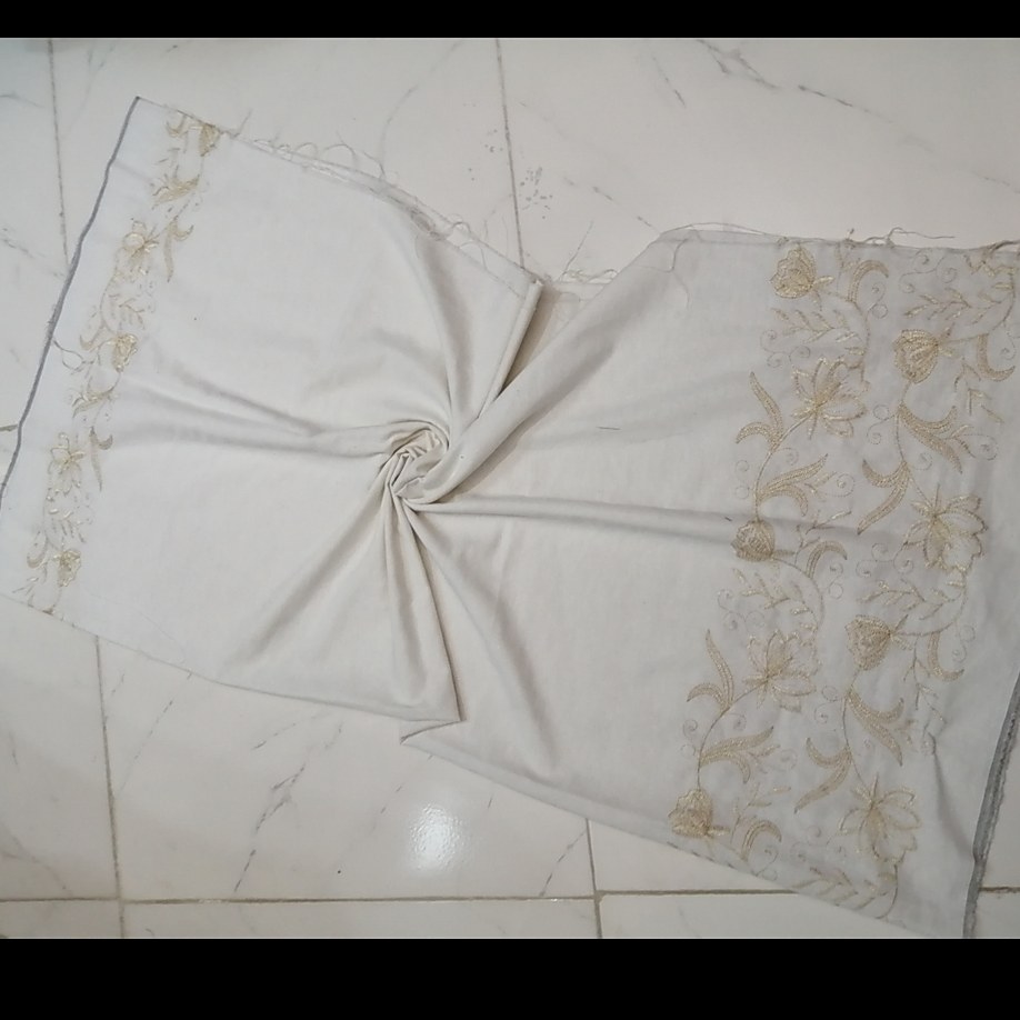 پارچه لنین حاشیه گلدوزی