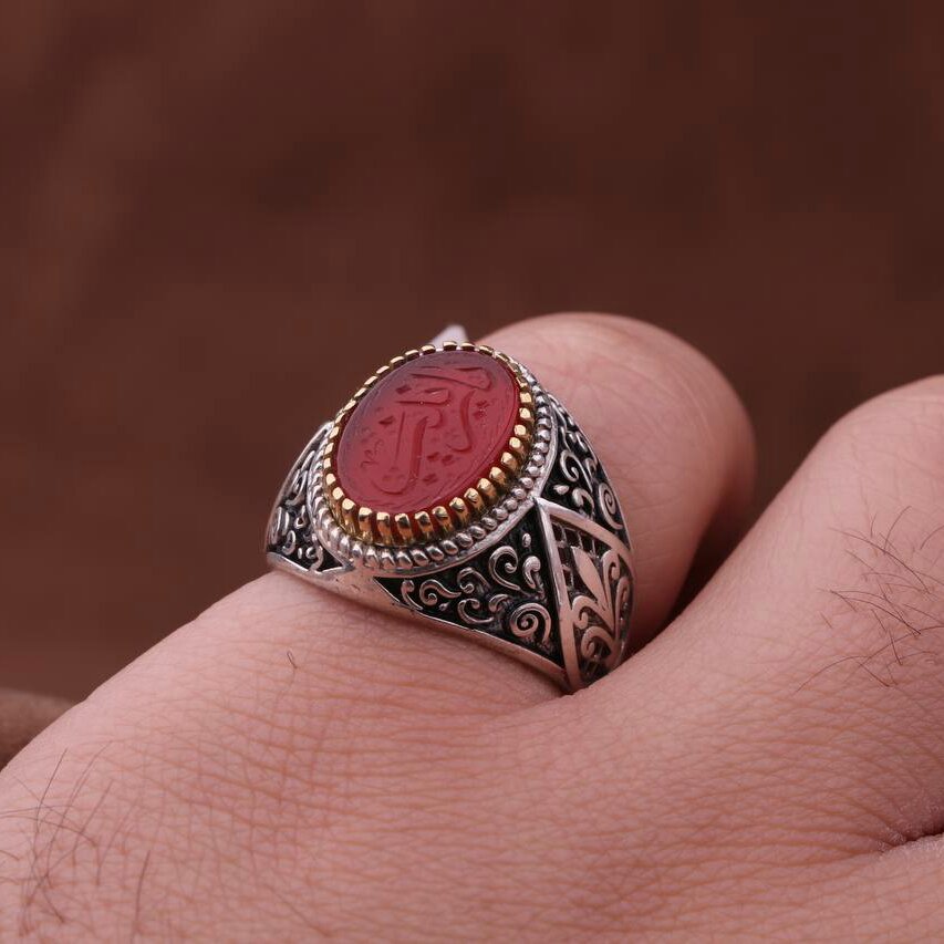 انگشتر عقیق سرخ نقش یازینب رکاب تاج برنجی اصل ( انگشتر مردانه )