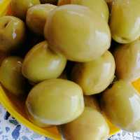 زیتون شور سنتی تلخی نرمال 7کیلویی بدون هیچ ماده شیمیایی و افزودنی ای