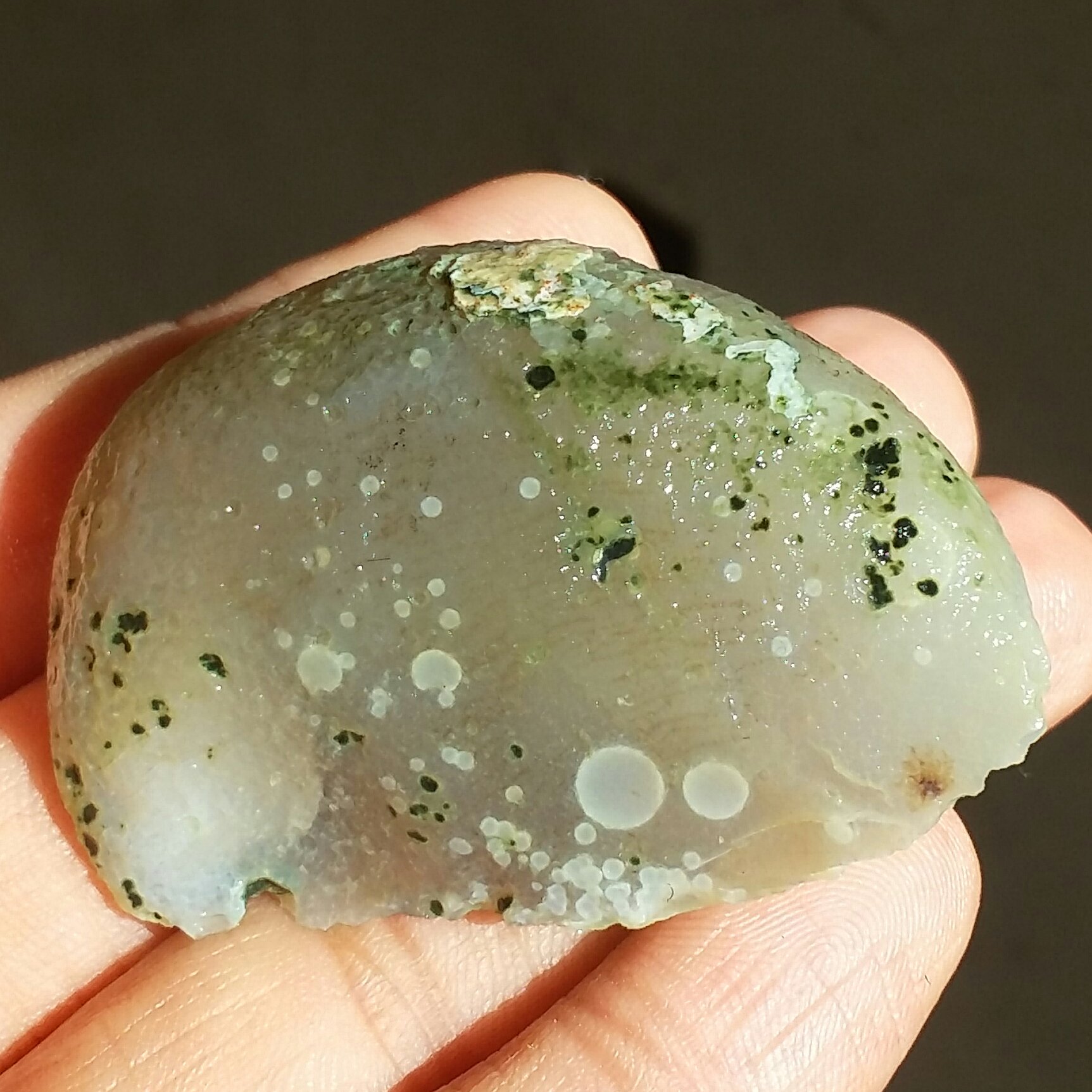 سنگ راف عقیق باباقوری چند چشم خام برش نخورده شاهکار خلقت دیدنییییی کاملا طبیعی تصویر از چند طرف نمونه کد 10003
