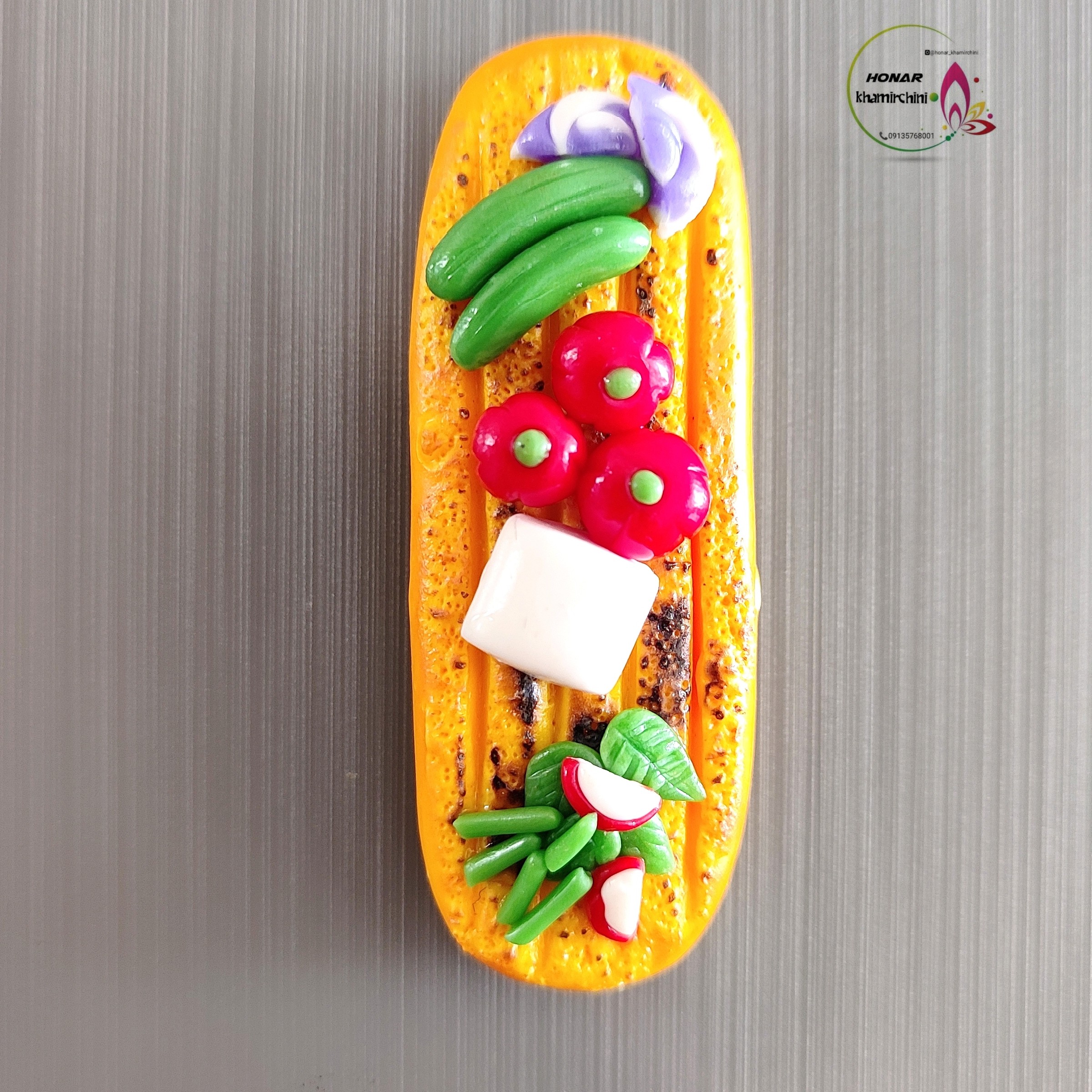 مگنت مدل نان بربری طرح صبحانه  خیار پنیر و ناهار کوبیده