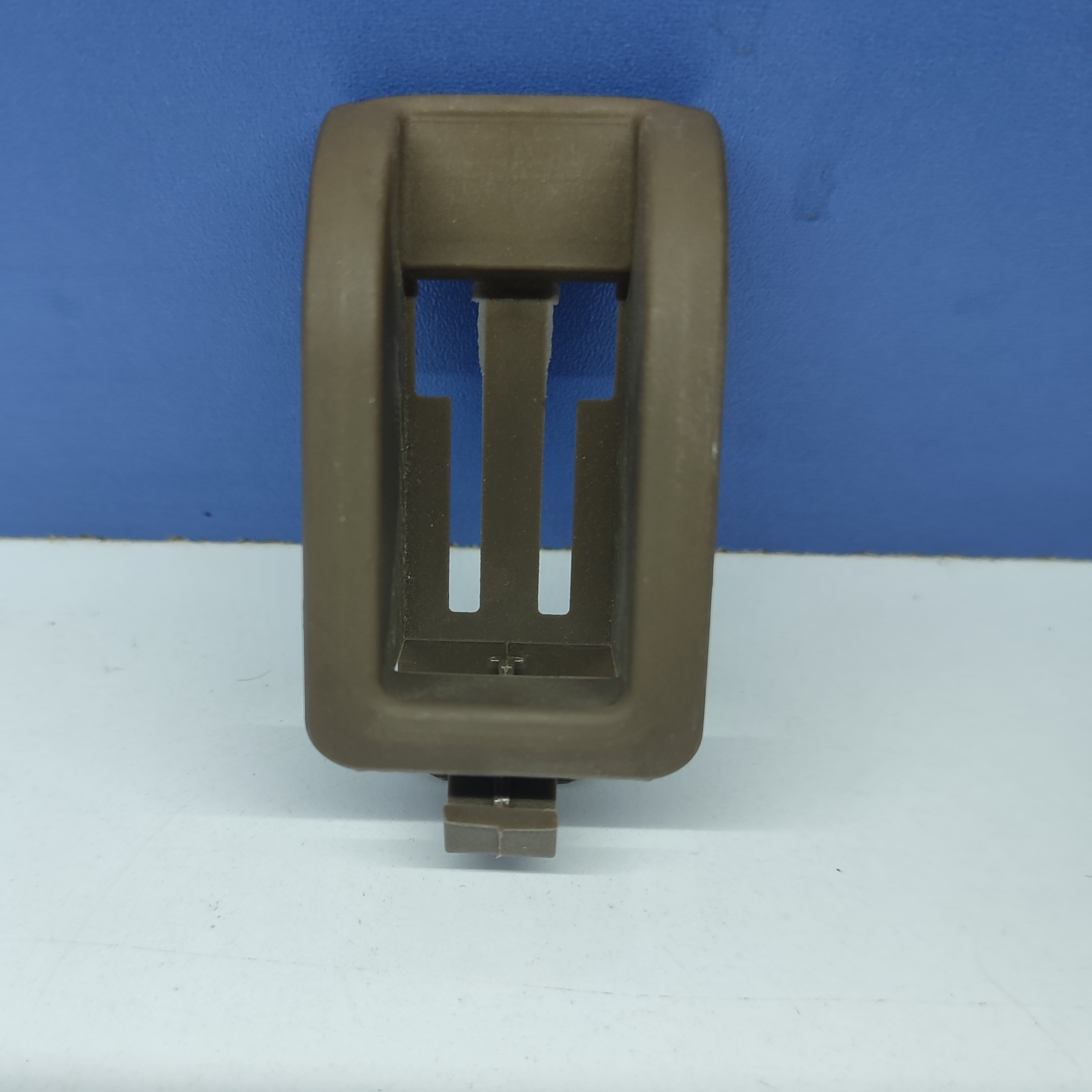 قاب شاسی قفل پژو 405کرم 