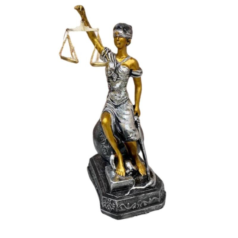 مجسمه دکوری پلی استر فرشته عدالت مدل نشسته