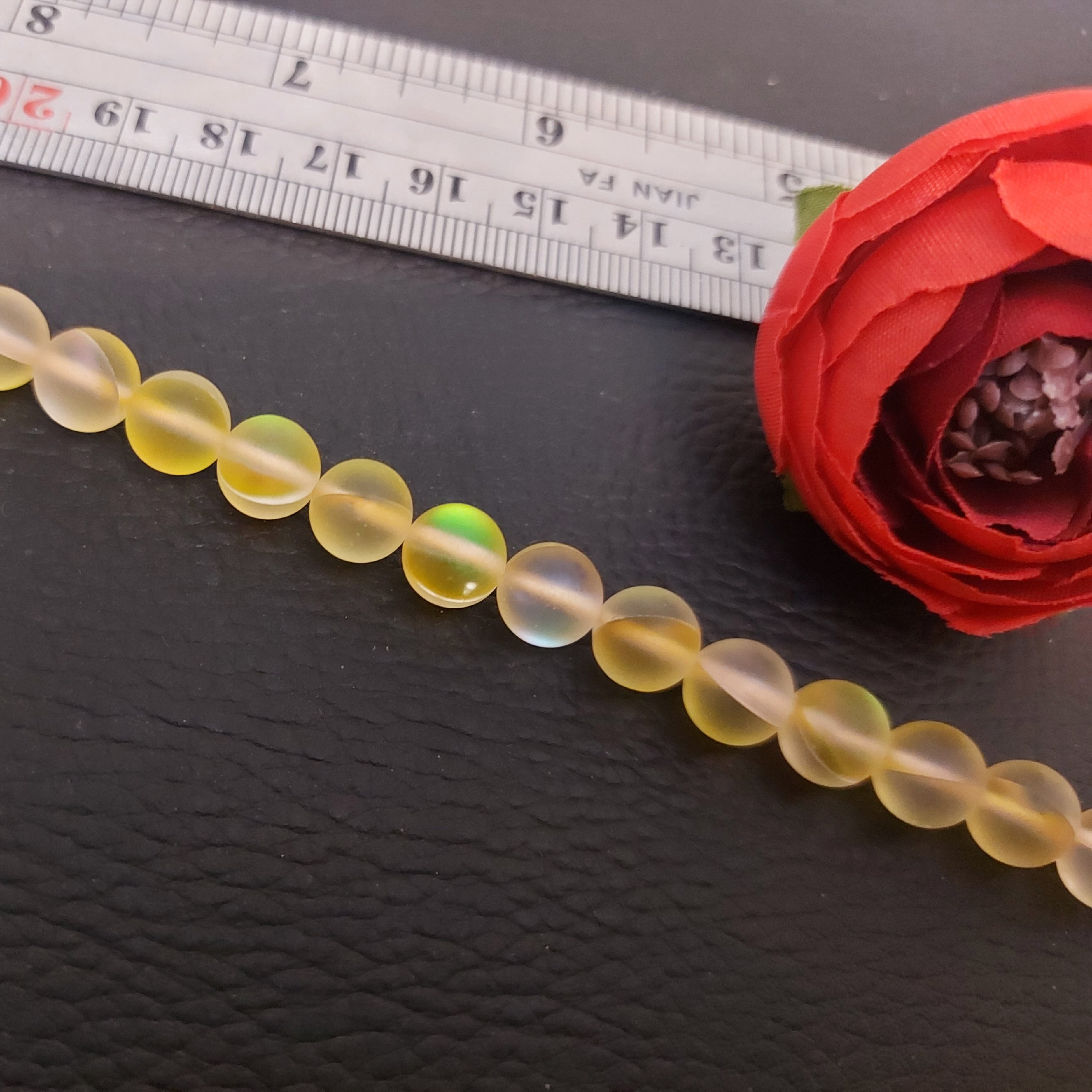 سنگ مون استون زرد 8 میلیمتر تک عددی (یعنی یک عدد مهره)