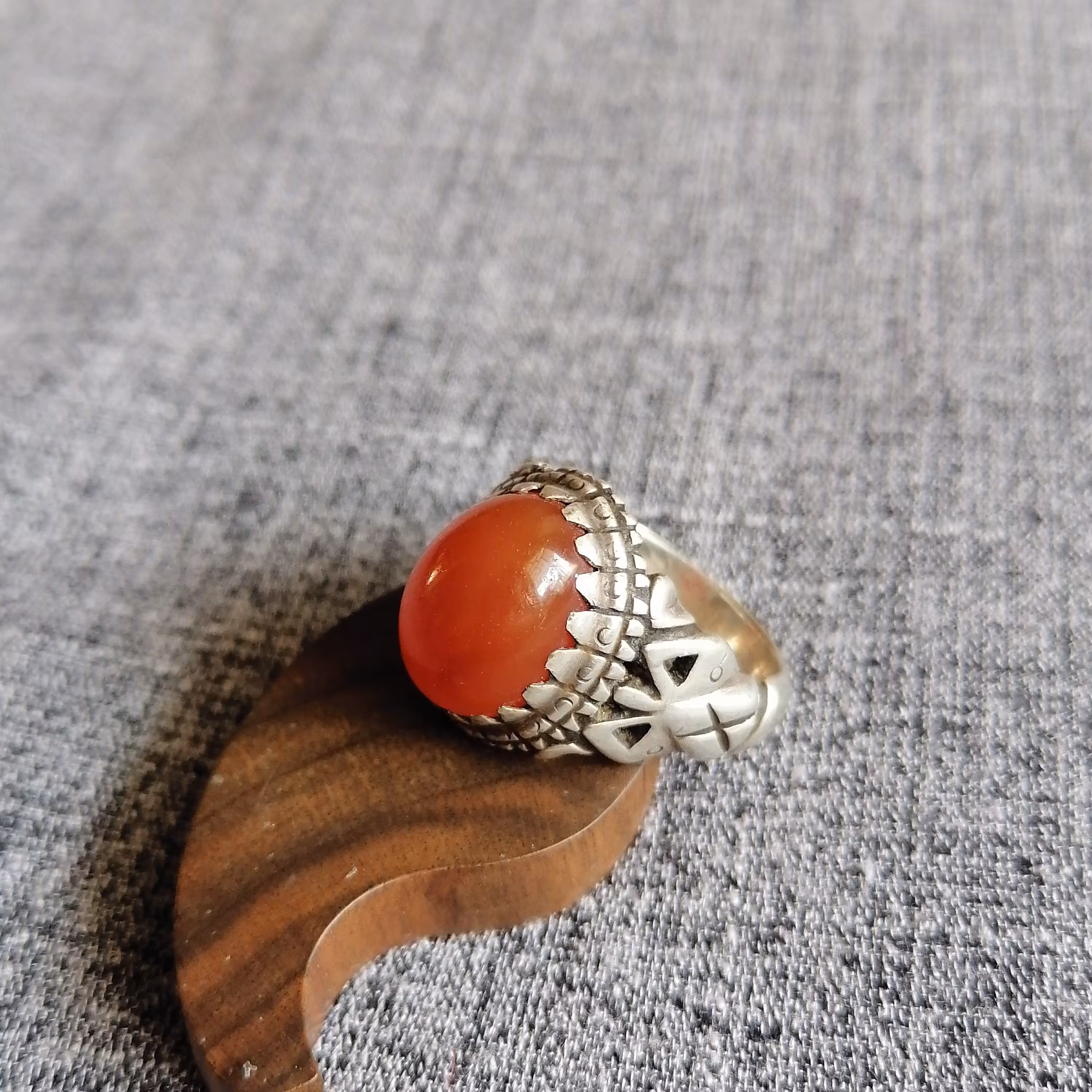 انگشتر   عقیق کهنه یمنی