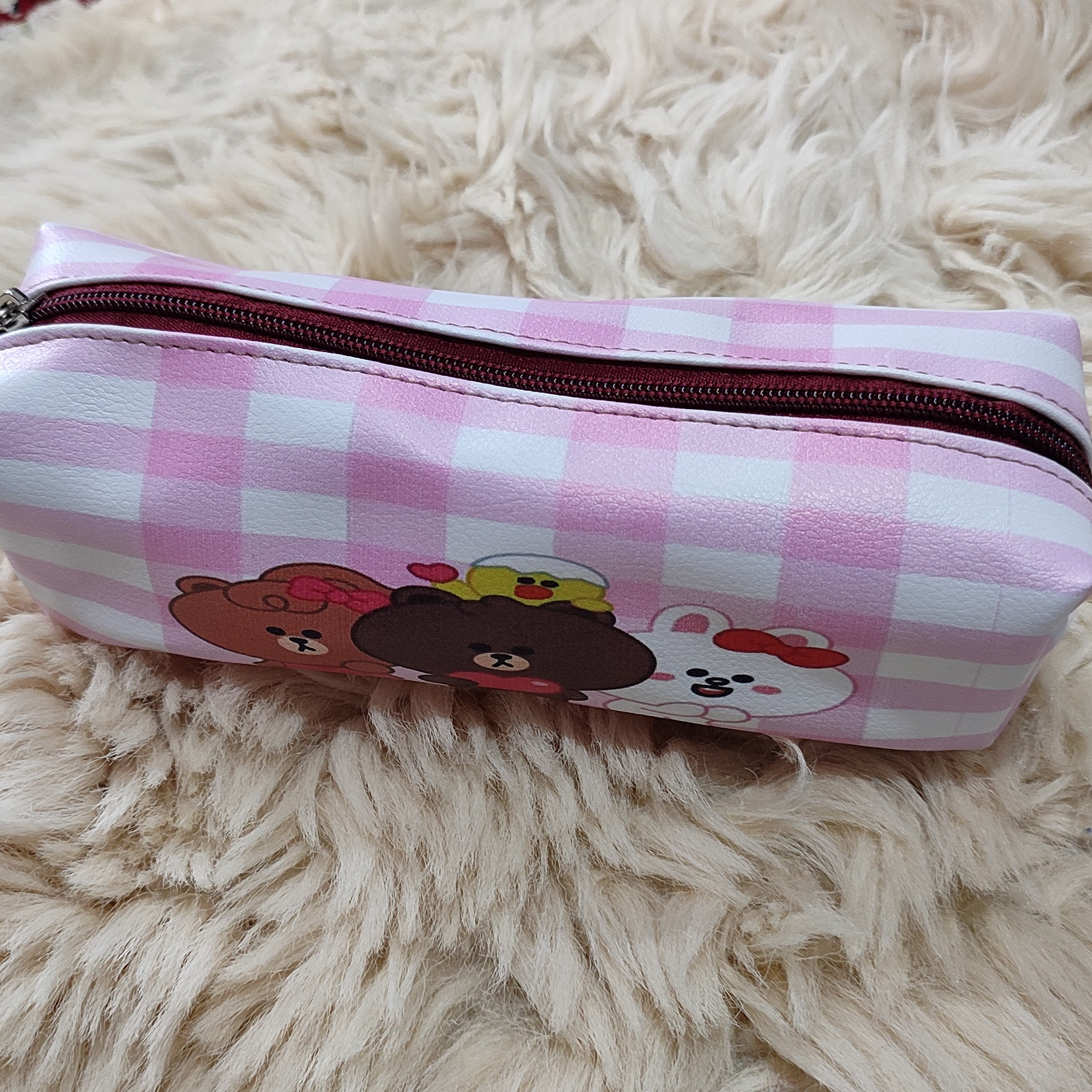 جامدادی چرم مصنوعی چرخ دوز در طرحهای مختلف (دخترانه) در ابعاد 20در6در7