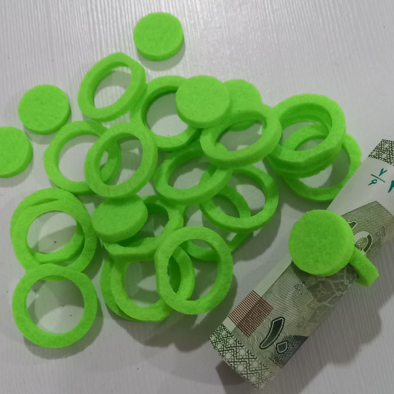 حلقه اسکناس سبز روشن نمدی  بسته 30 عددی 